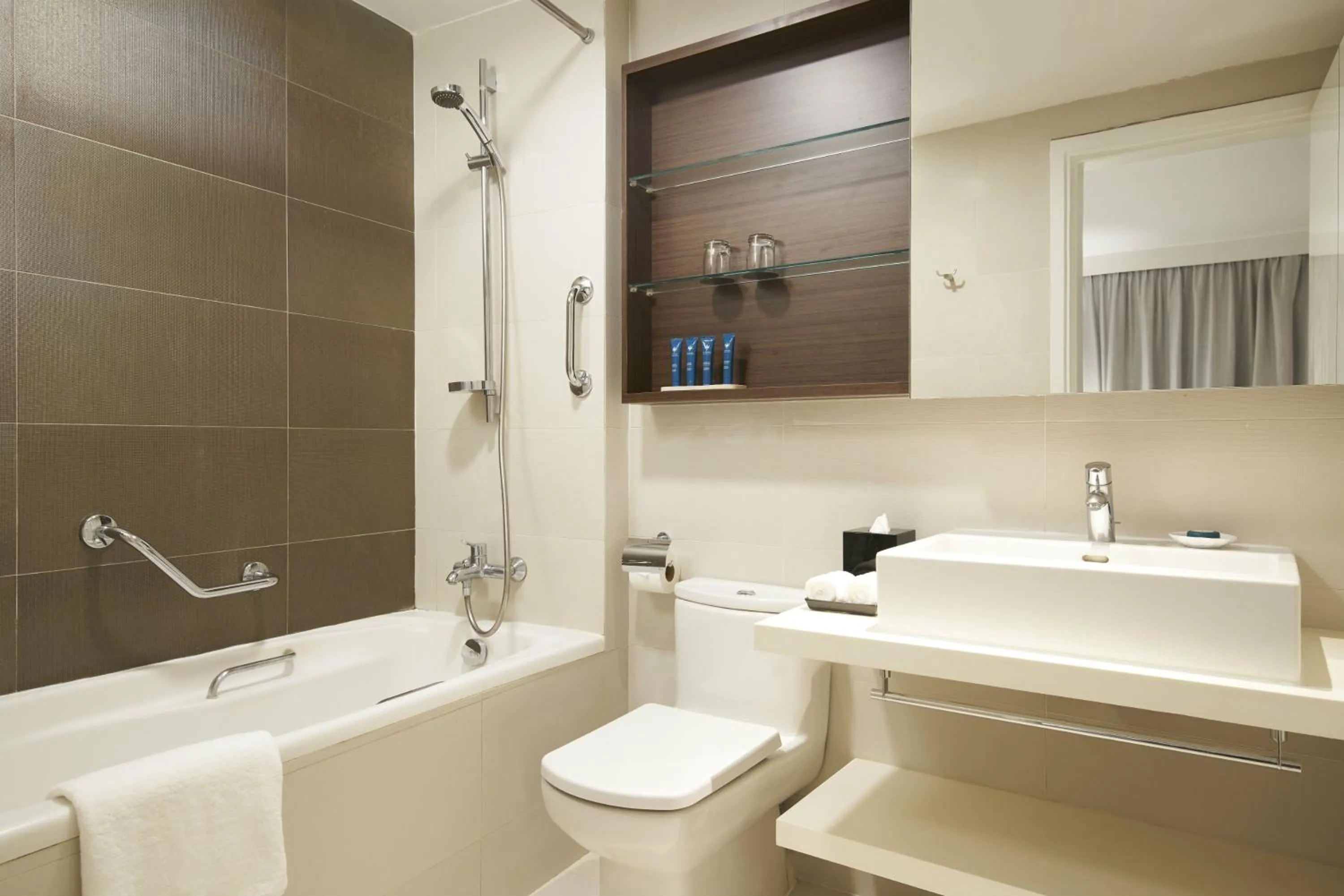 Shower in PARKROYAL Serviced Suites Singapore