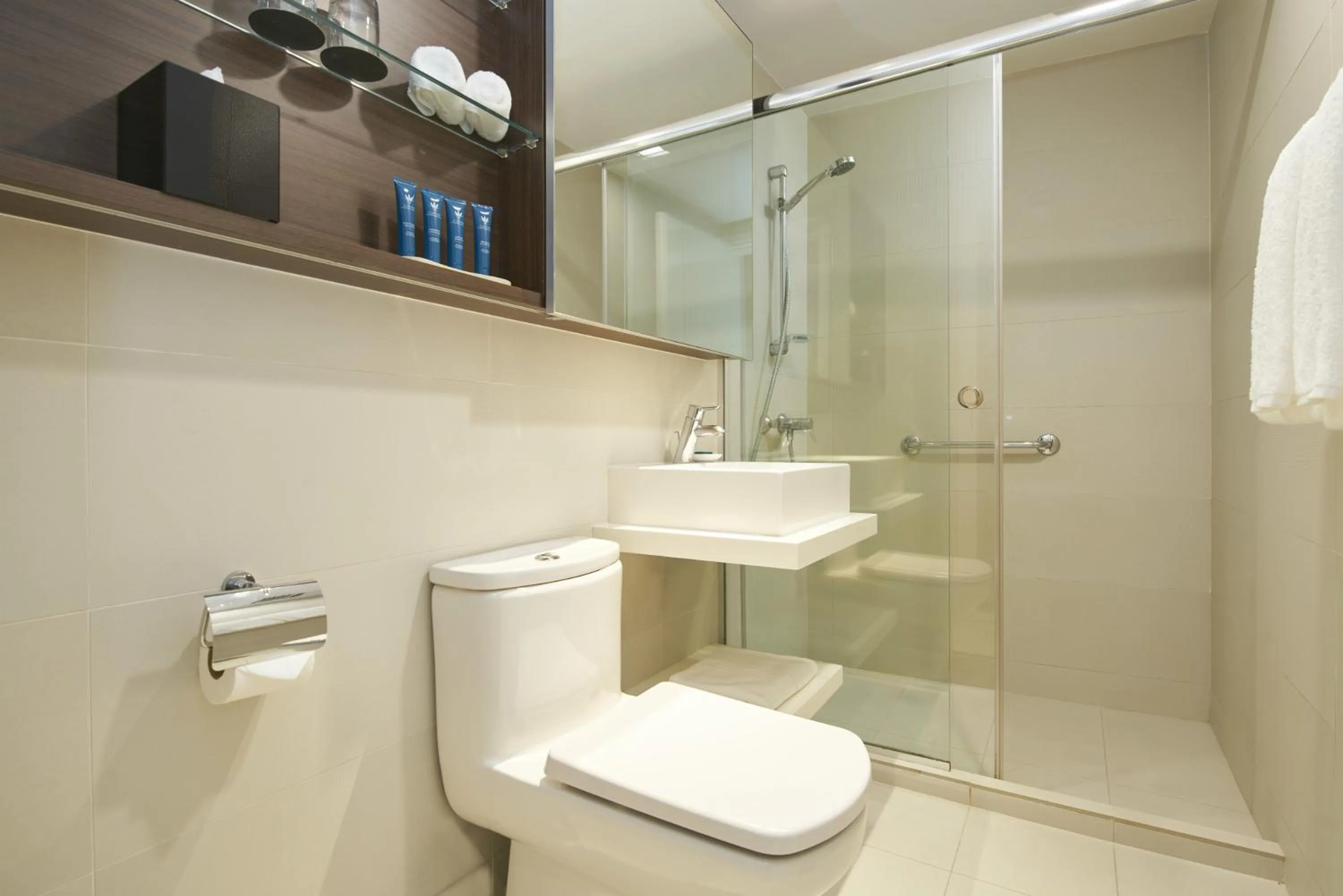 Shower in PARKROYAL Serviced Suites Singapore