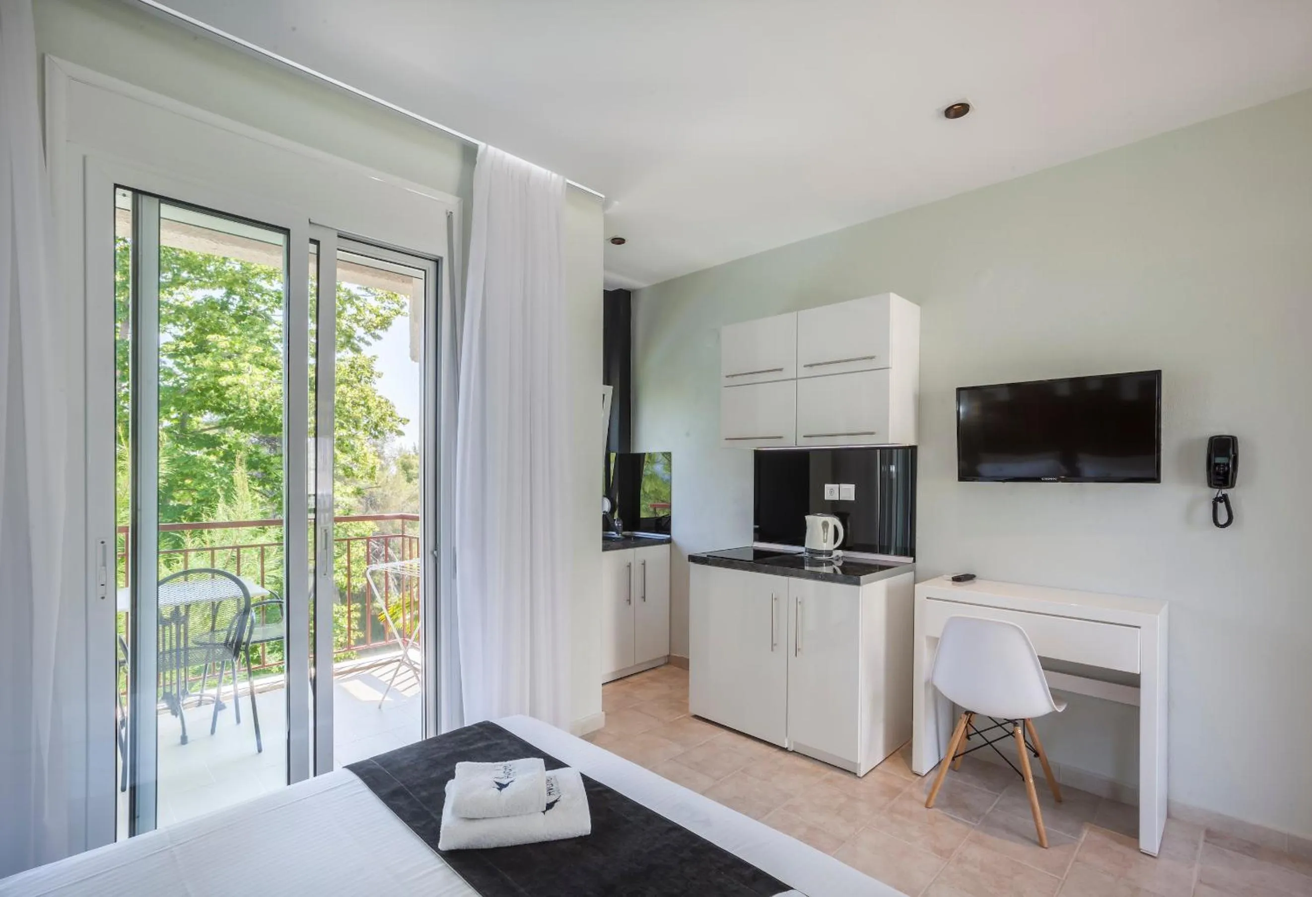 Kitchen or kitchenette in Avatel Eco Lodge