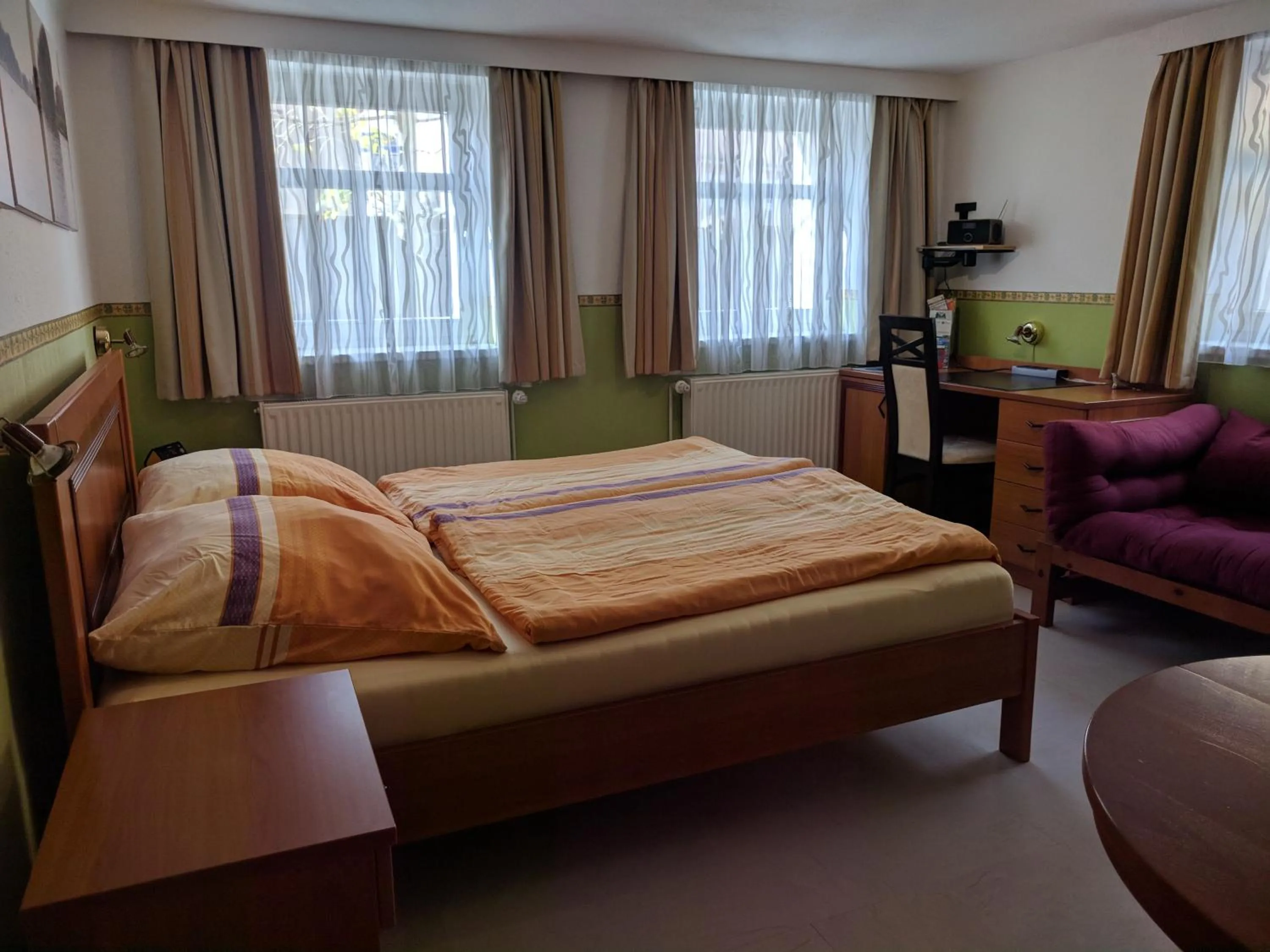 Photo of the whole room, Bed in Ferienwohnung Pohle-Priske Radebeul