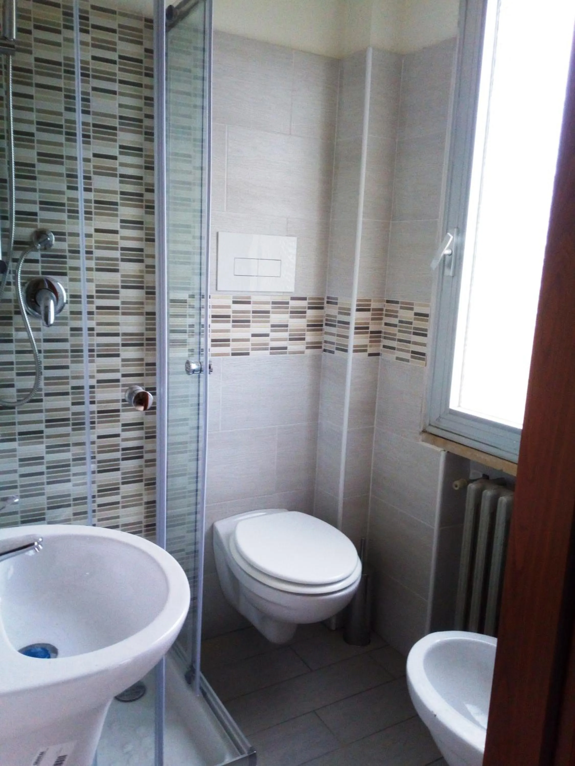 Shower in Hotel Arabesco