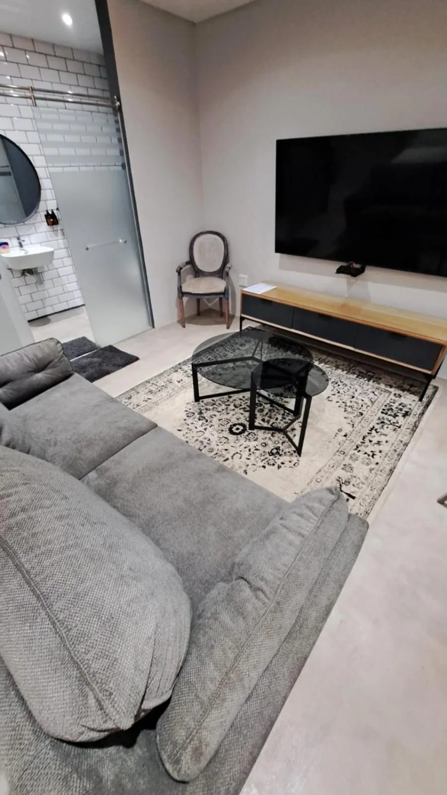 Deluxe Double Room with Shower in The Doors Inn