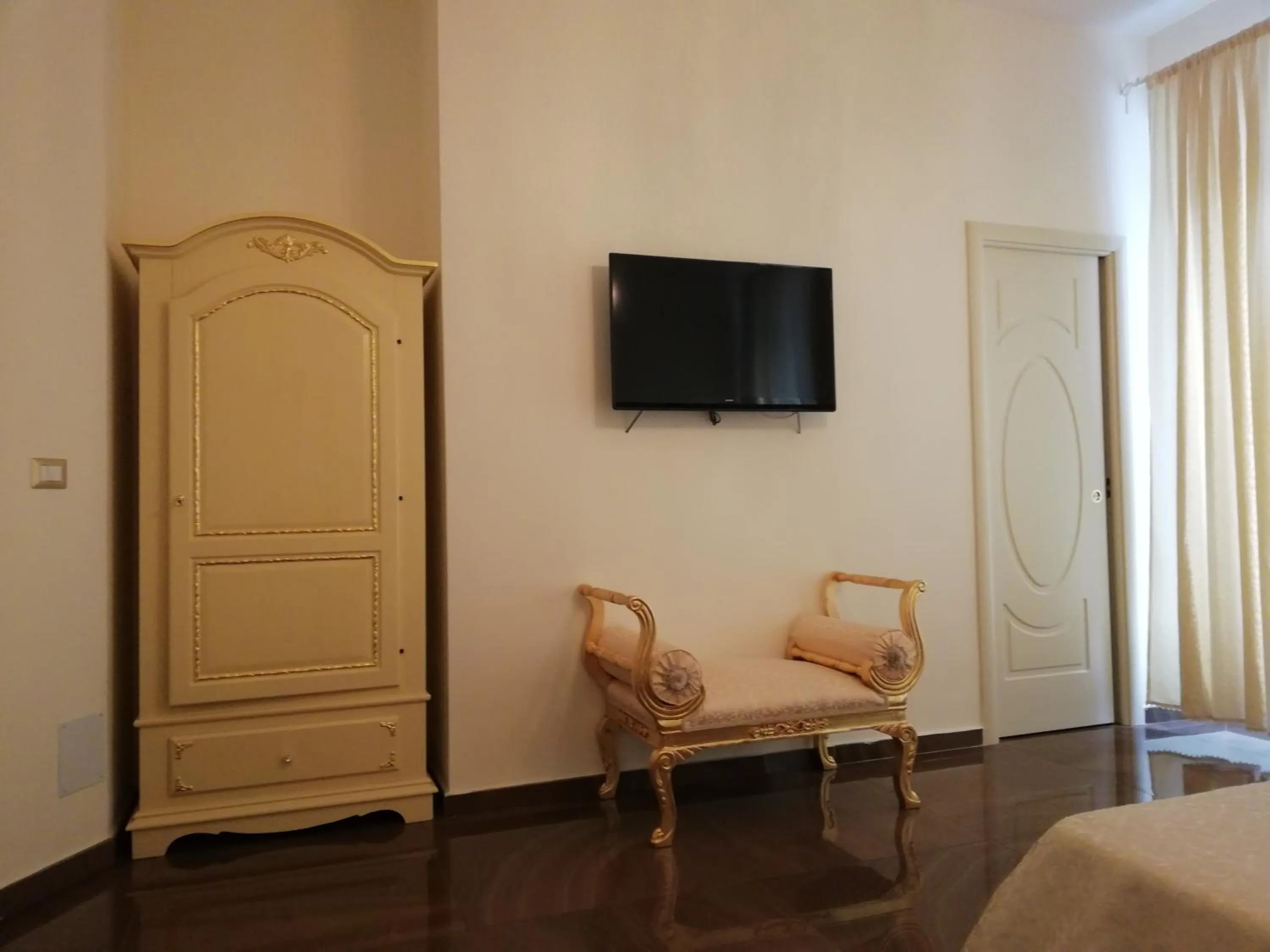 Photo of the whole room, Bed in beb Mariafrancesca