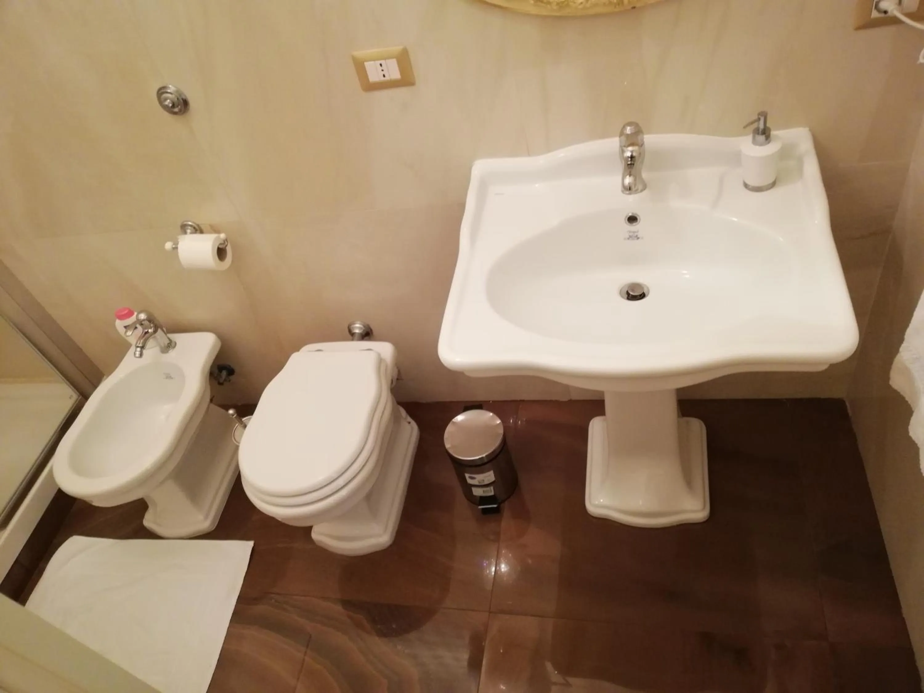 Bathroom in beb Mariafrancesca