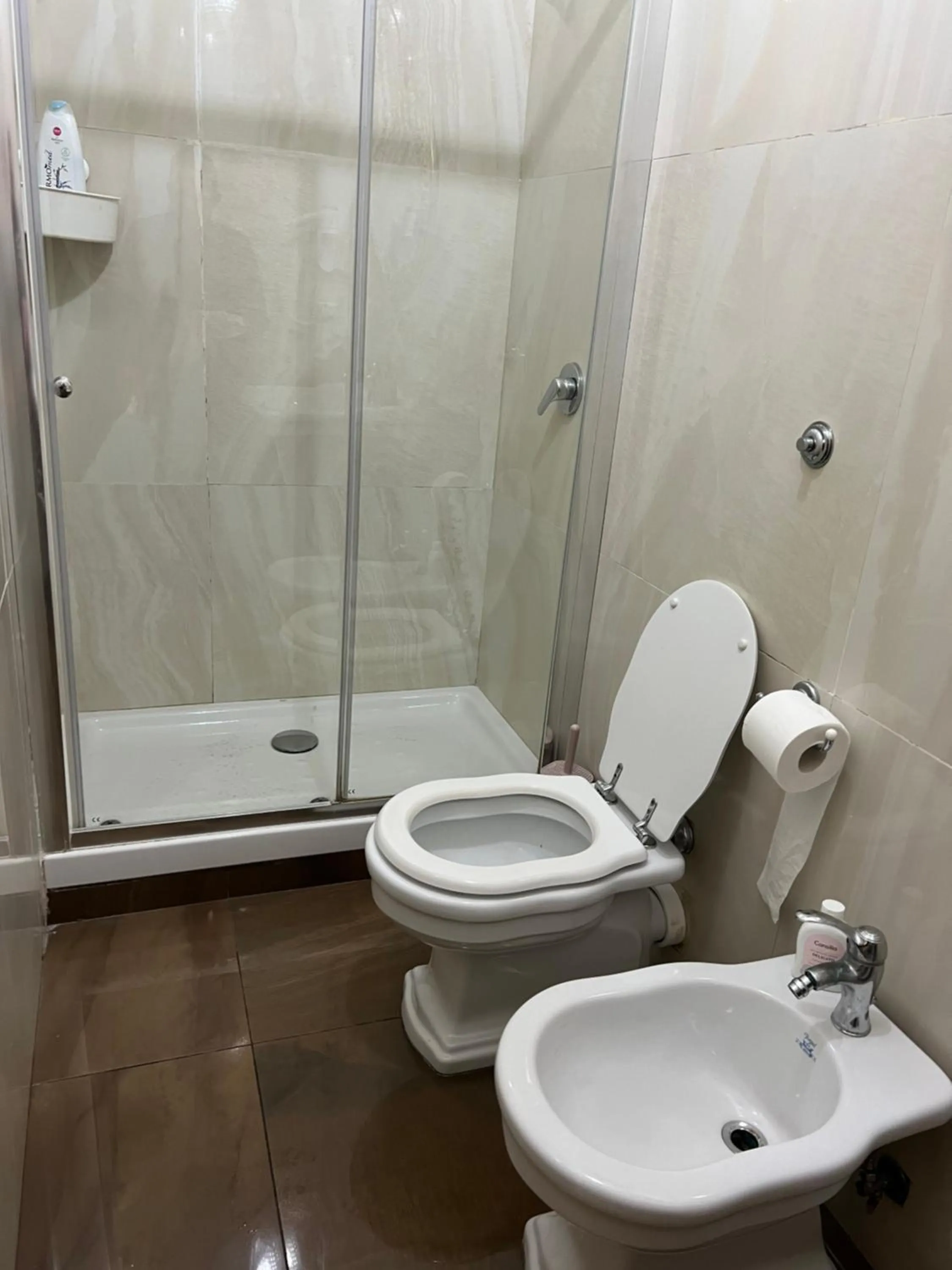 Shower in beb Mariafrancesca