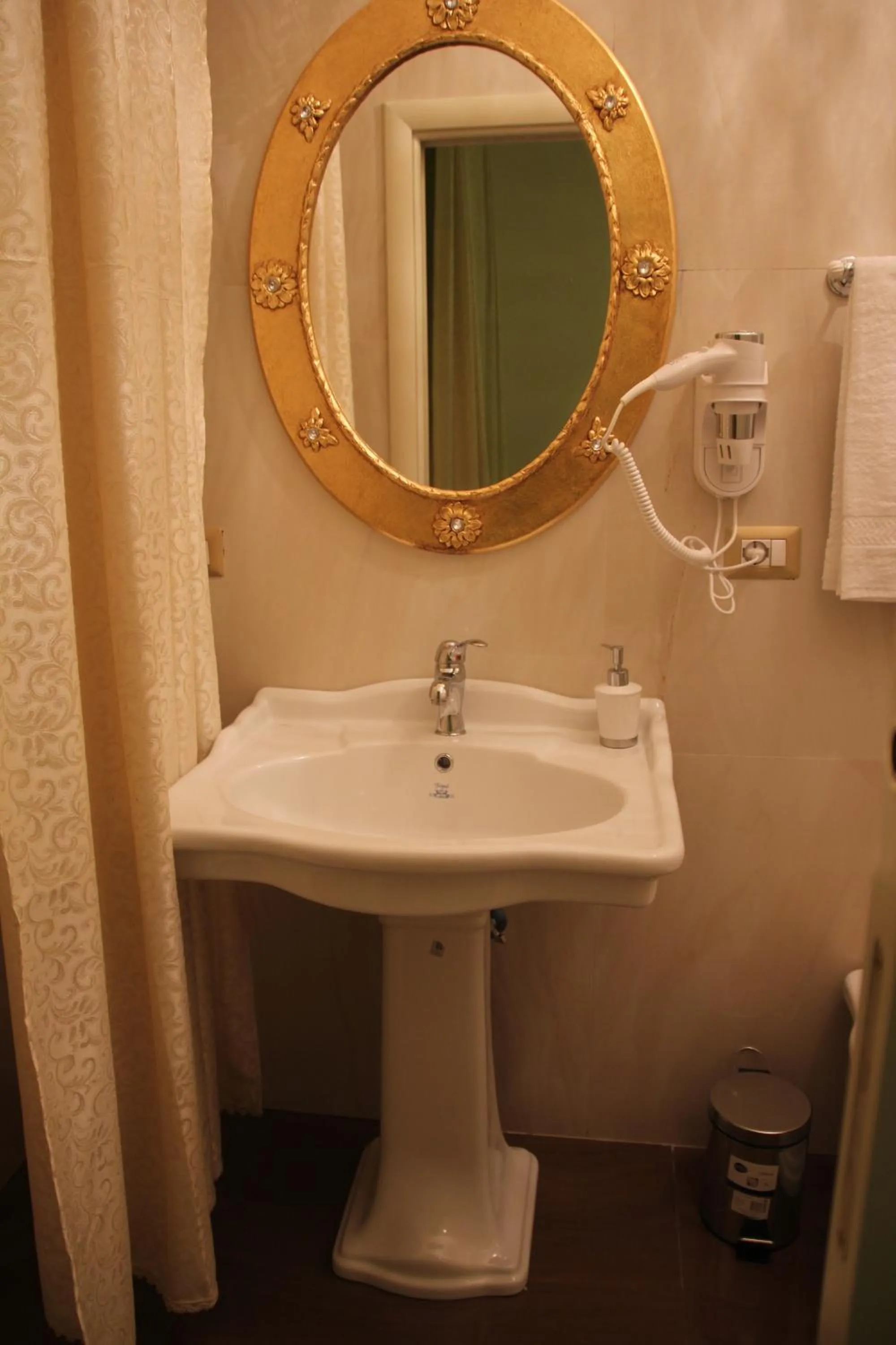 Bathroom in beb Mariafrancesca