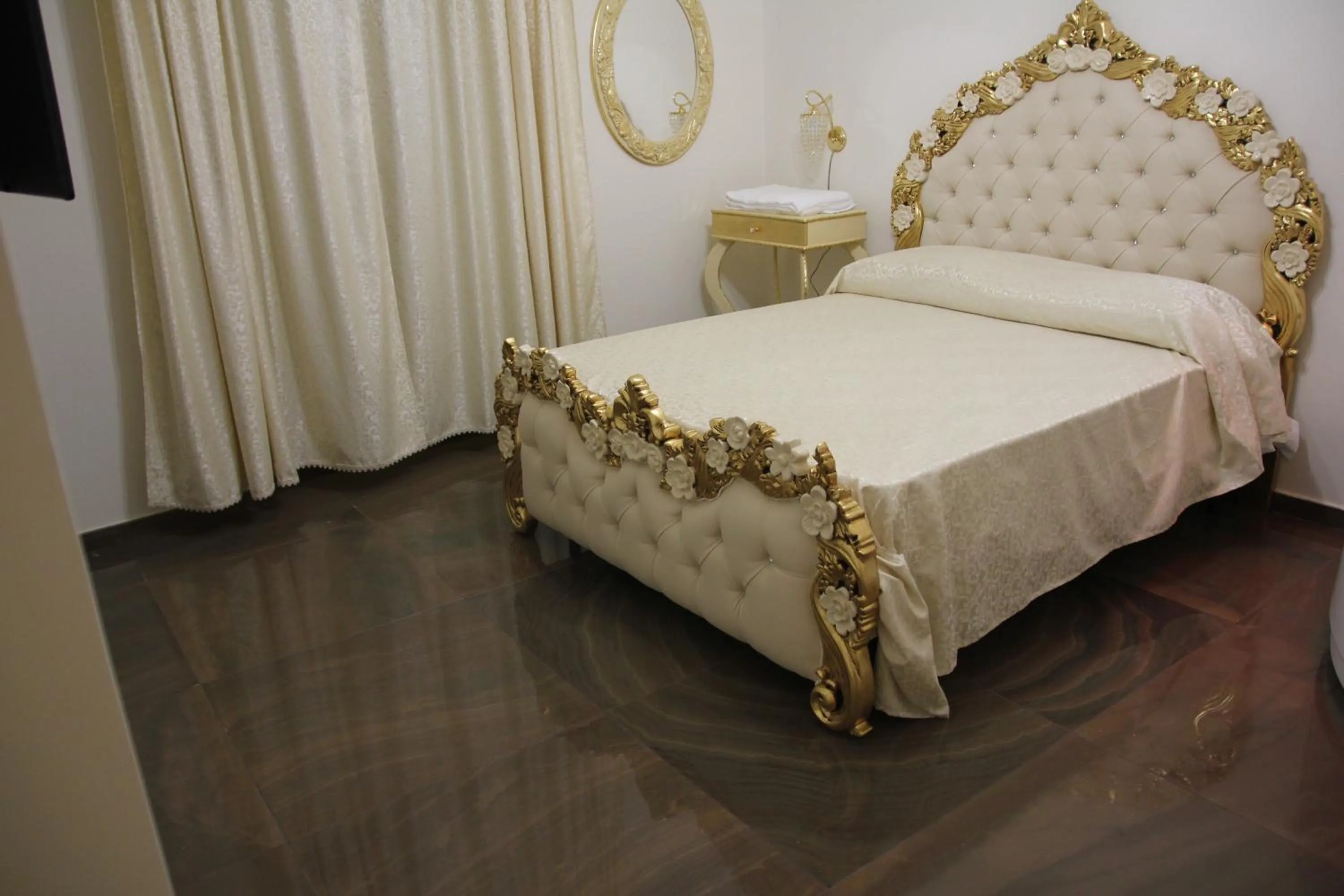 Photo of the whole room, Bed in beb Mariafrancesca