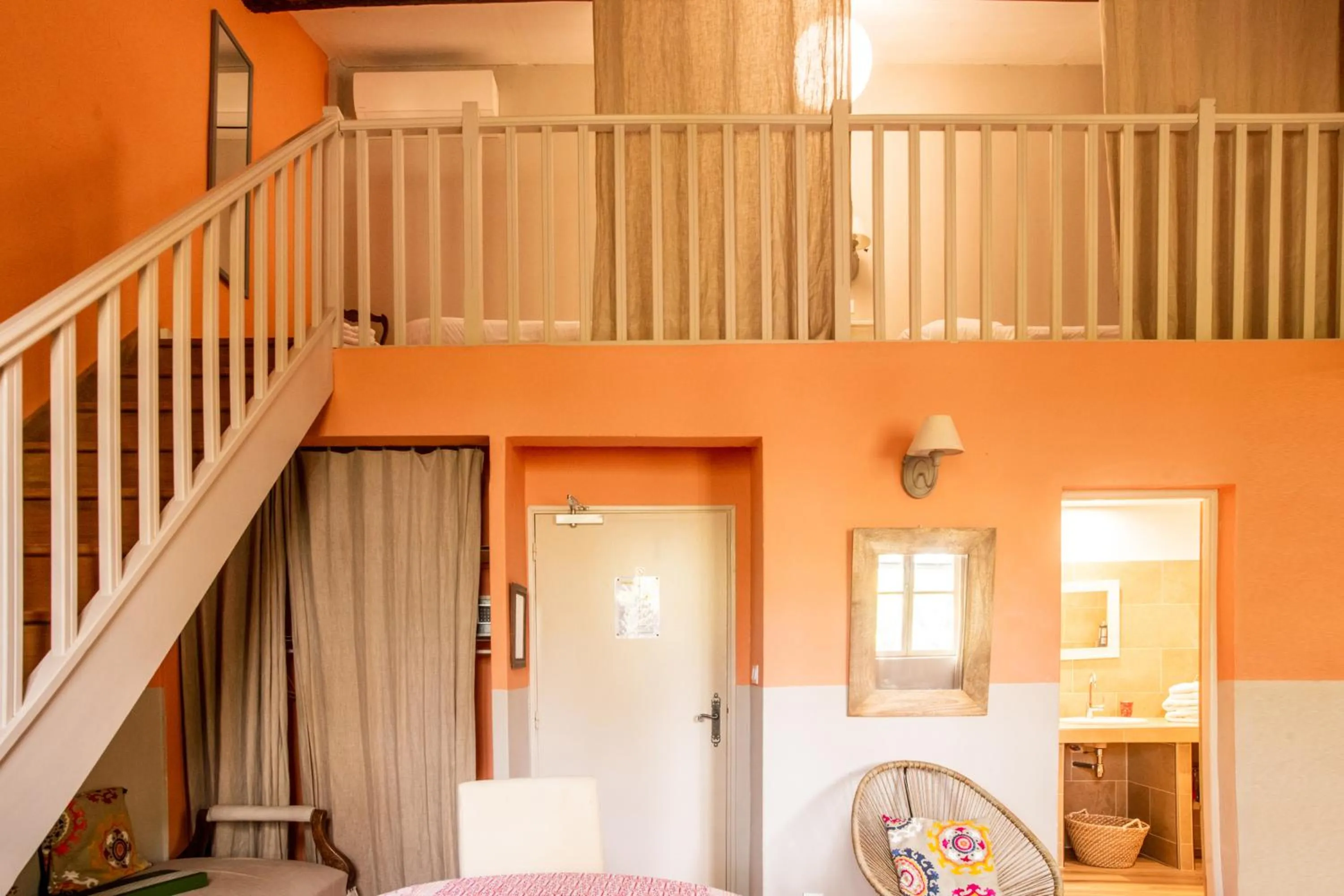 Bed in HOTEL et APPARTEMENTS DOMAINE DES CLOS - Teritoria