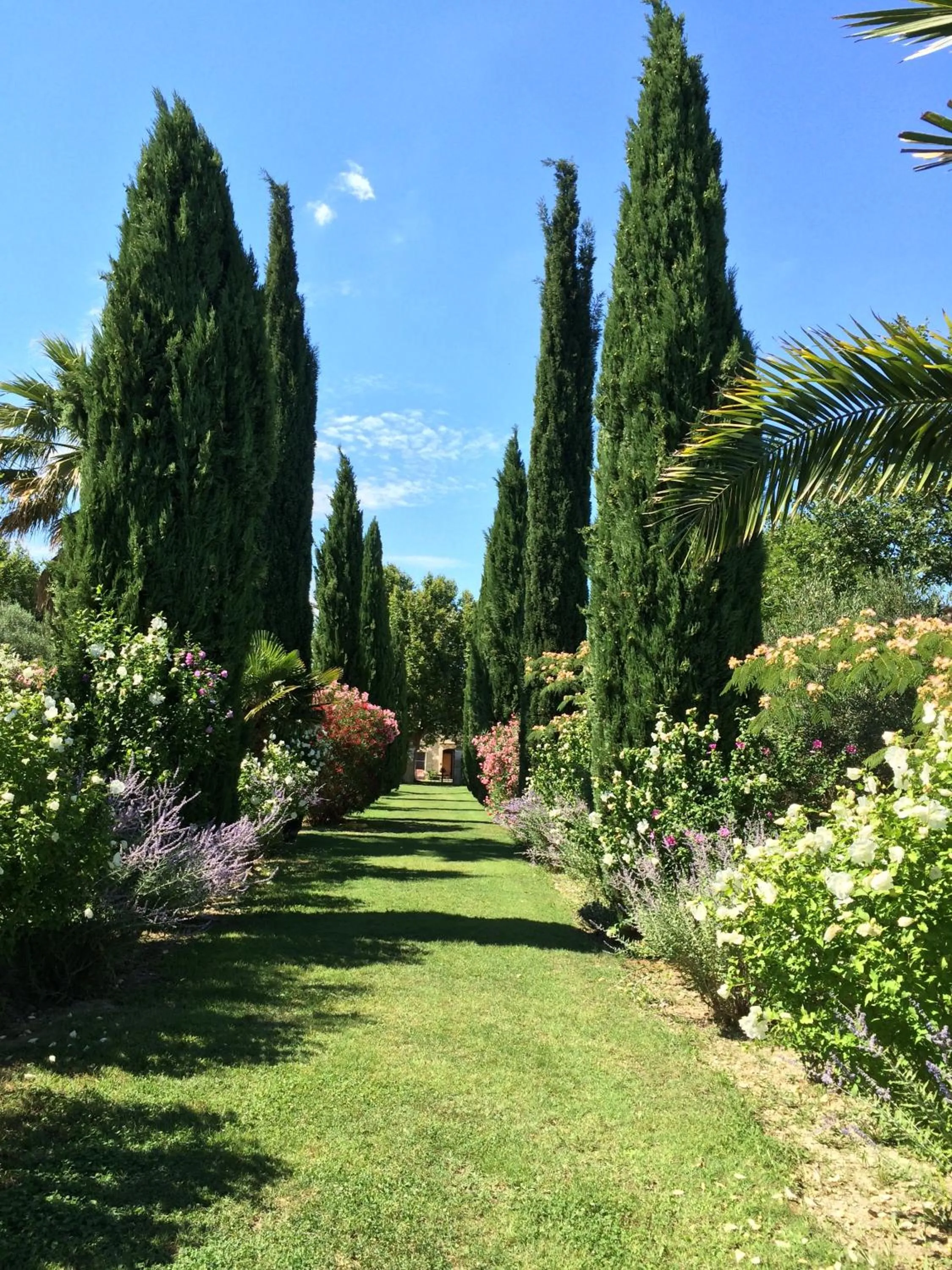 Spring in HOTEL et APPARTEMENTS DOMAINE DES CLOS - Teritoria