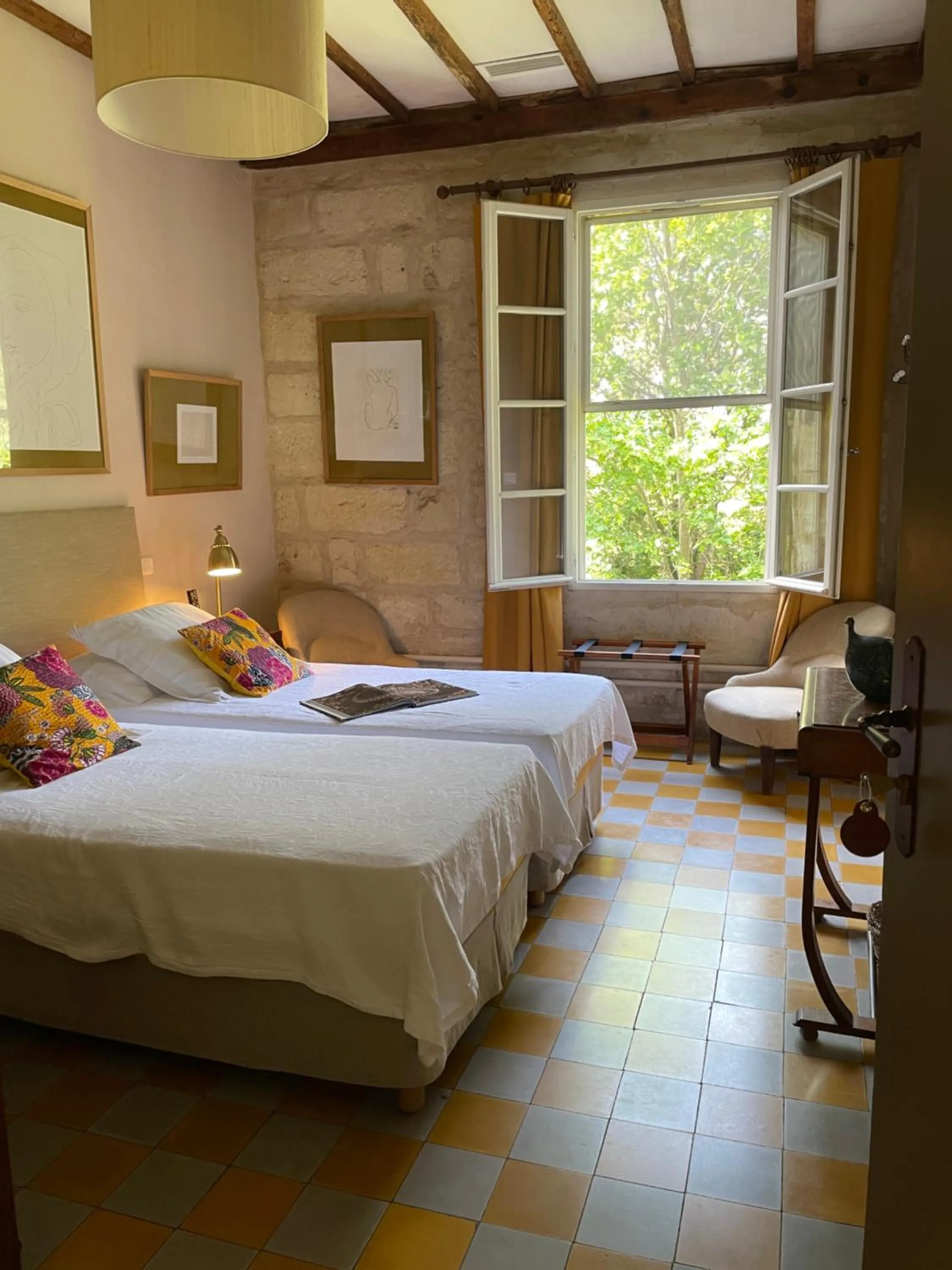 Bed in HOTEL et APPARTEMENTS DOMAINE DES CLOS - Teritoria