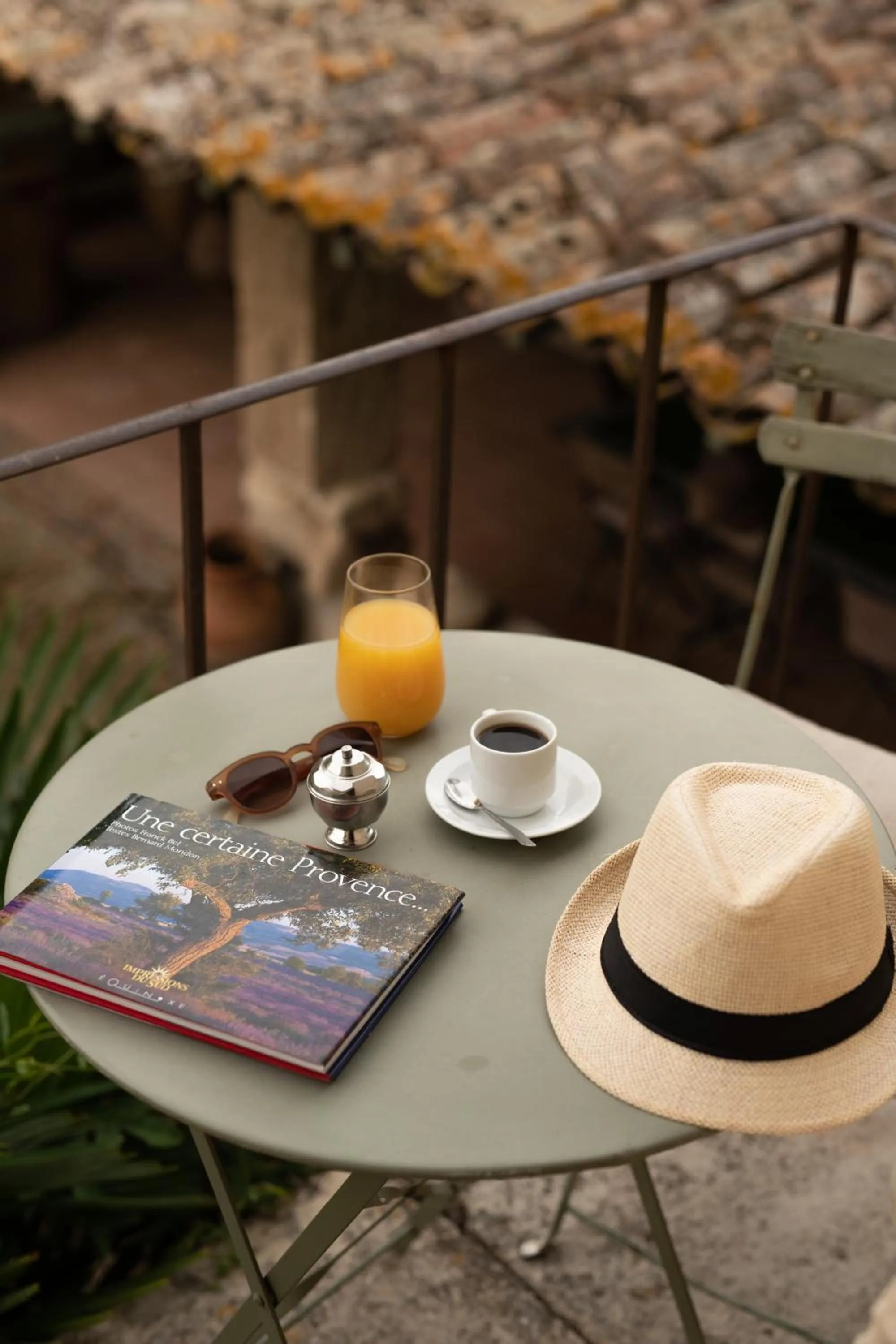 Patio in HOTEL et APPARTEMENTS DOMAINE DES CLOS - Teritoria