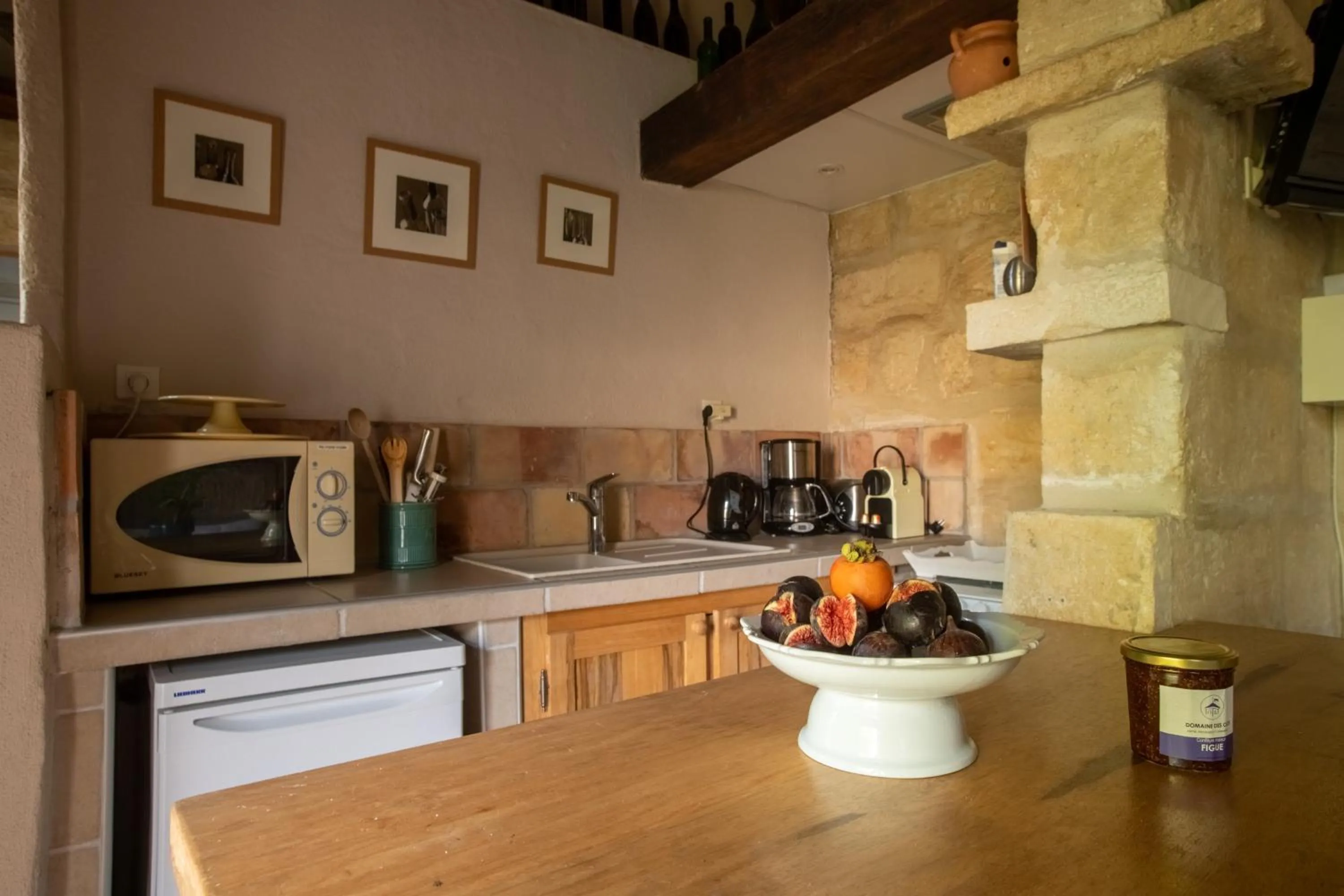 Coffee/tea facilities in HOTEL et APPARTEMENTS DOMAINE DES CLOS - Teritoria