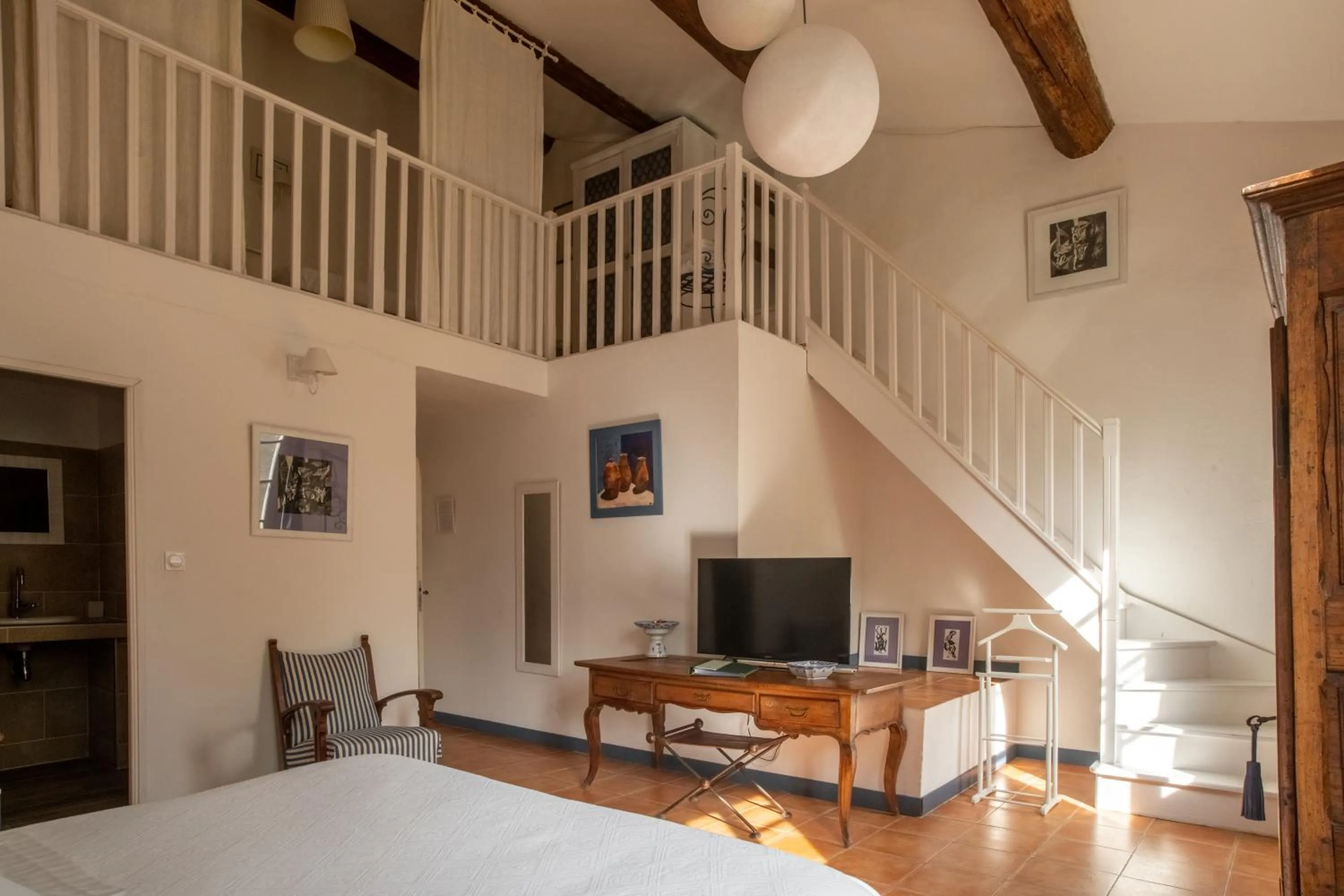 Bed in HOTEL et APPARTEMENTS DOMAINE DES CLOS - Teritoria