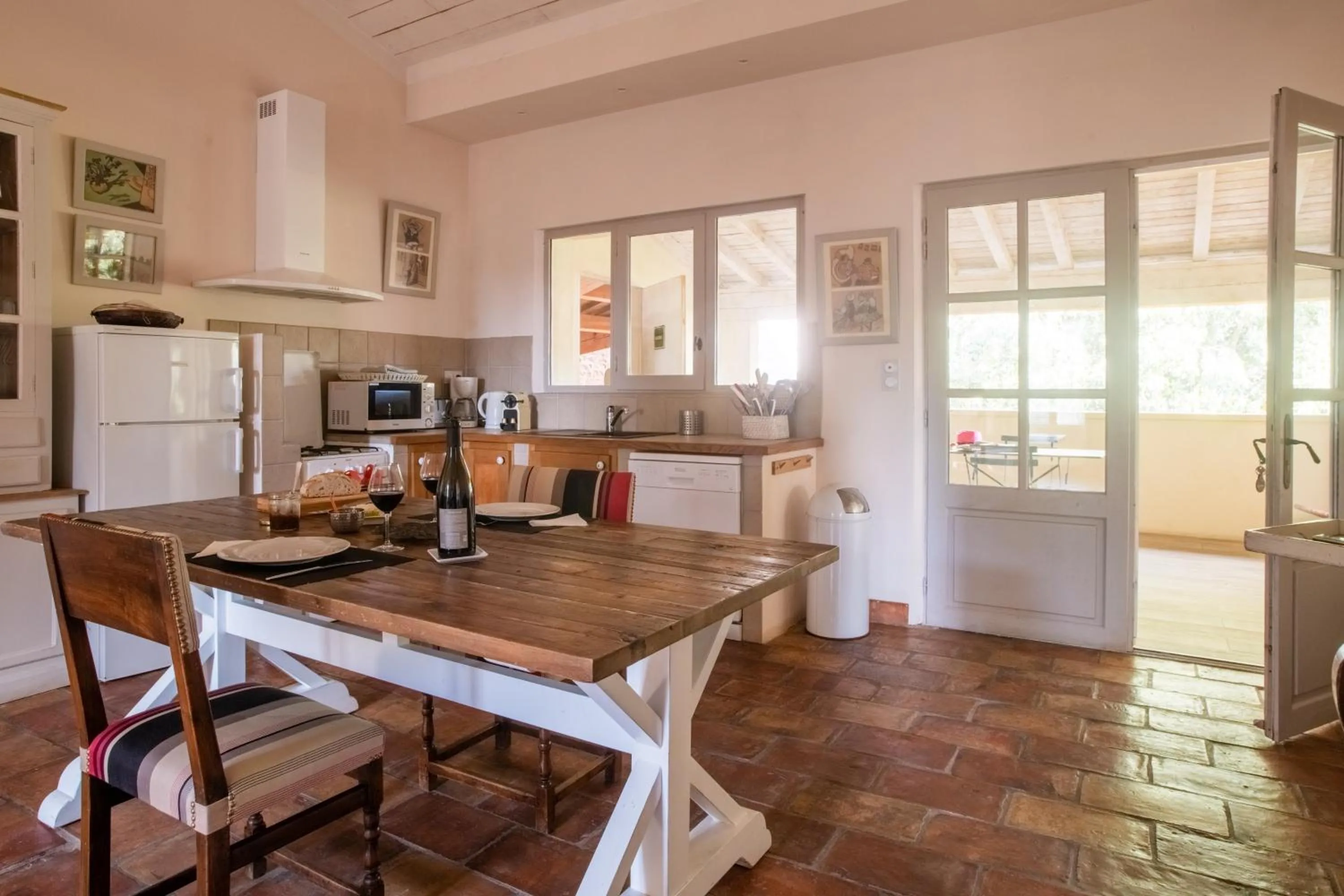Kitchen or kitchenette in HOTEL et APPARTEMENTS DOMAINE DES CLOS - Teritoria