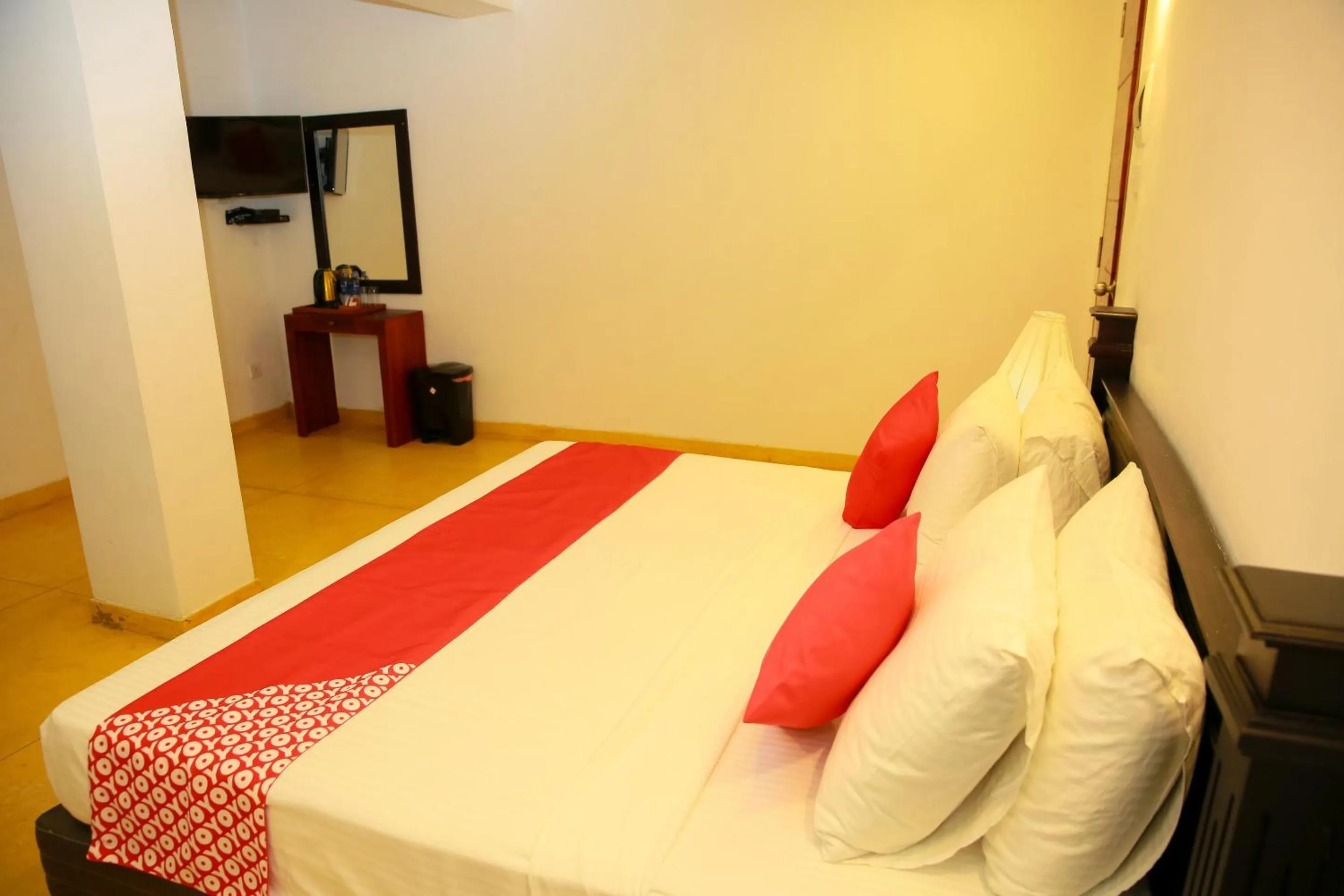 Bedroom, Bed in Glenloch Tea Factory Hotel