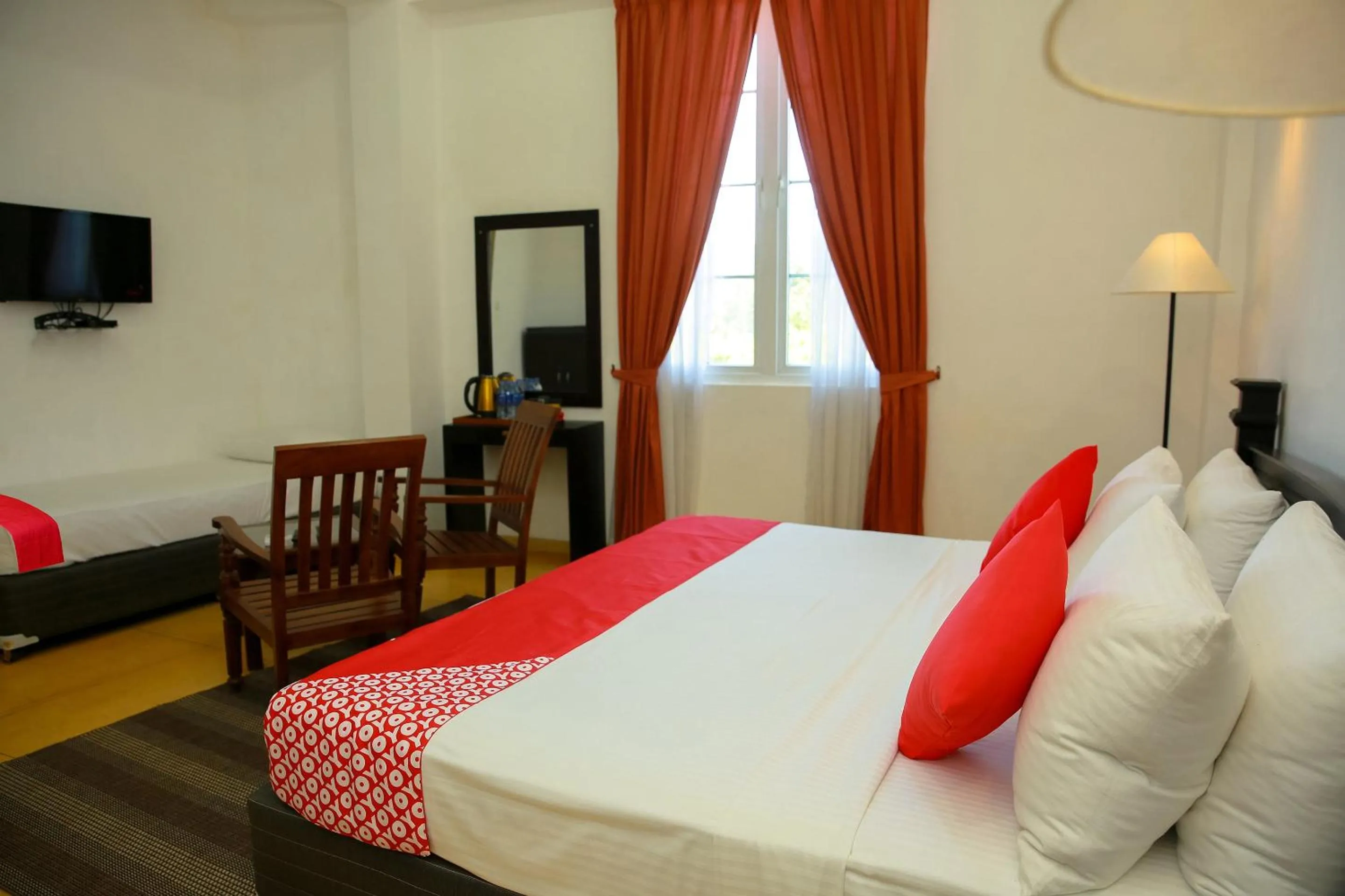 Bedroom, Bed in Glenloch Tea Factory Hotel