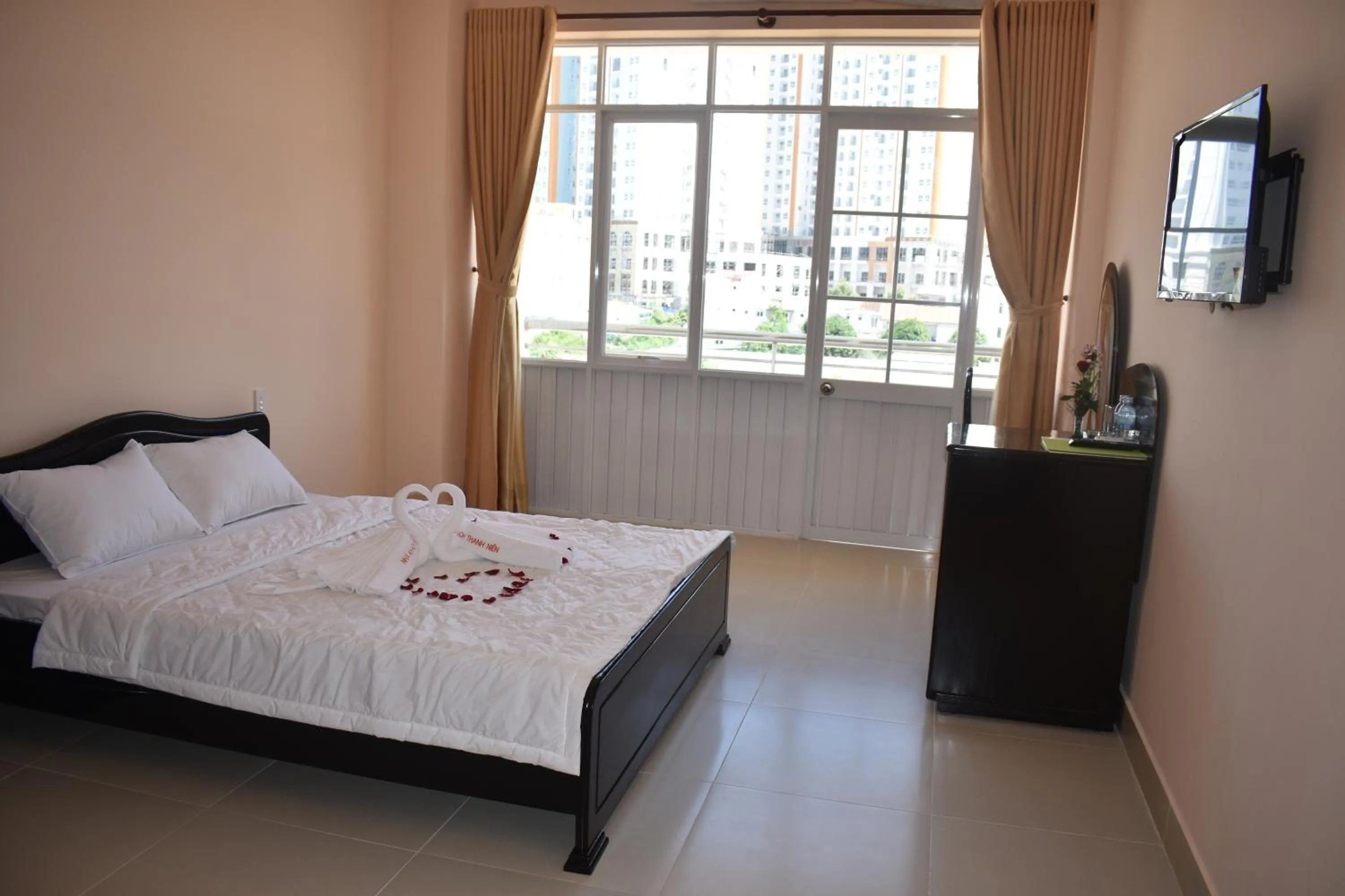 Bed in Thanh Nien Hotel - Vung Tau