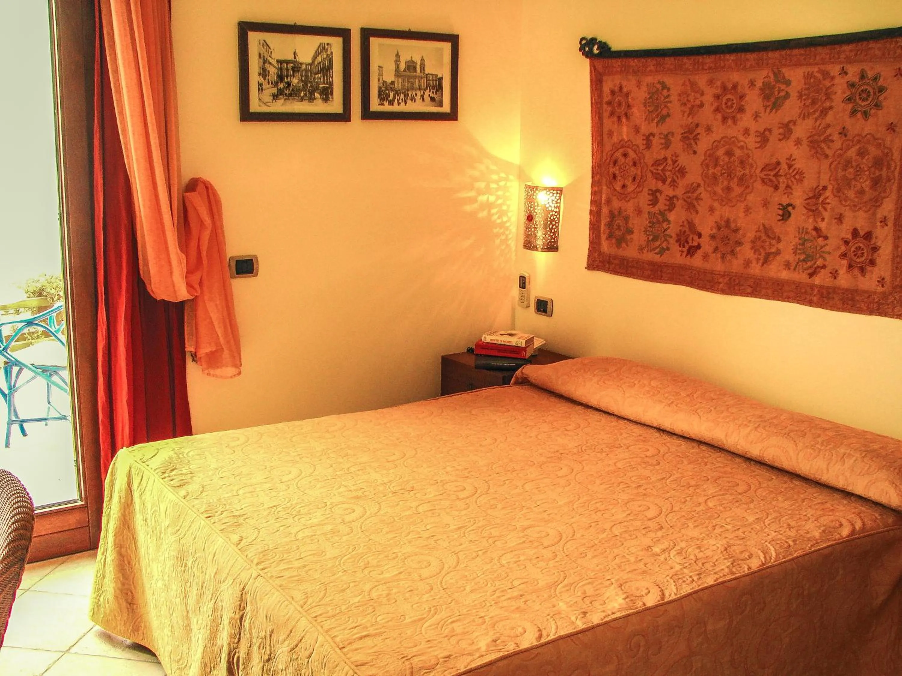 Bedroom, Bed in Hotel Il Faro Della Guitgia Tommasino