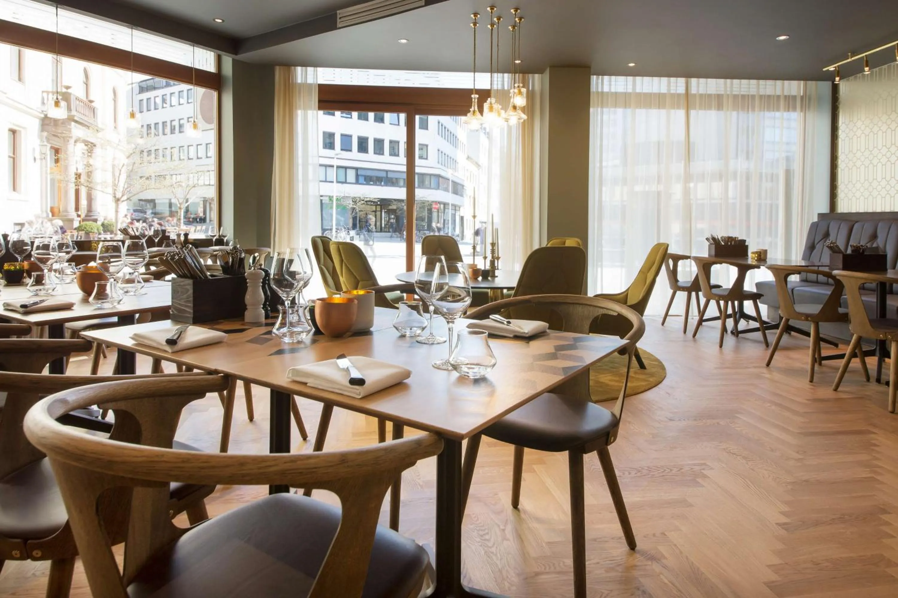 Restaurant/places to eat in Scandic St. Olavs Plass