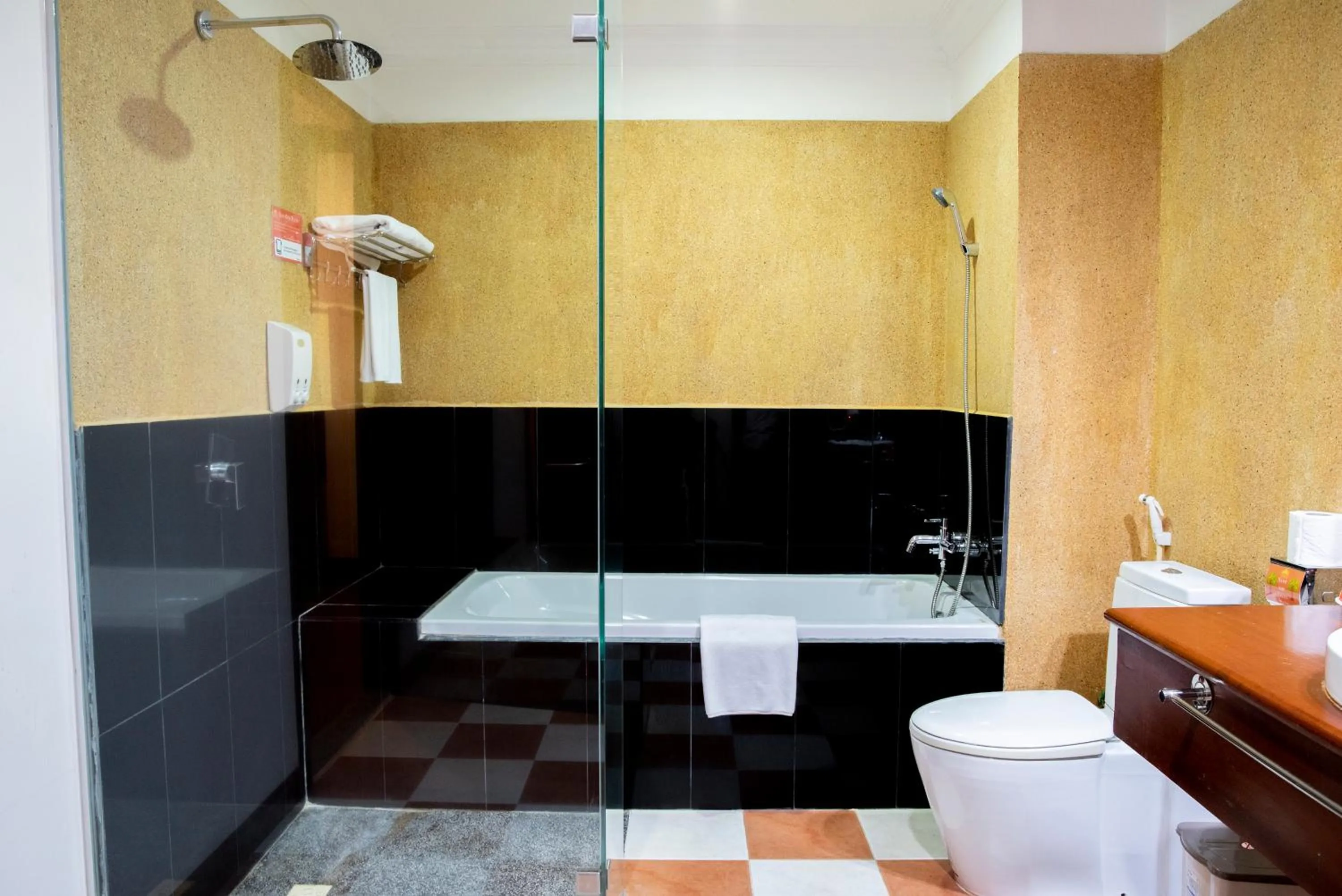 Bathroom in The Suite By Royal Crown Hotel