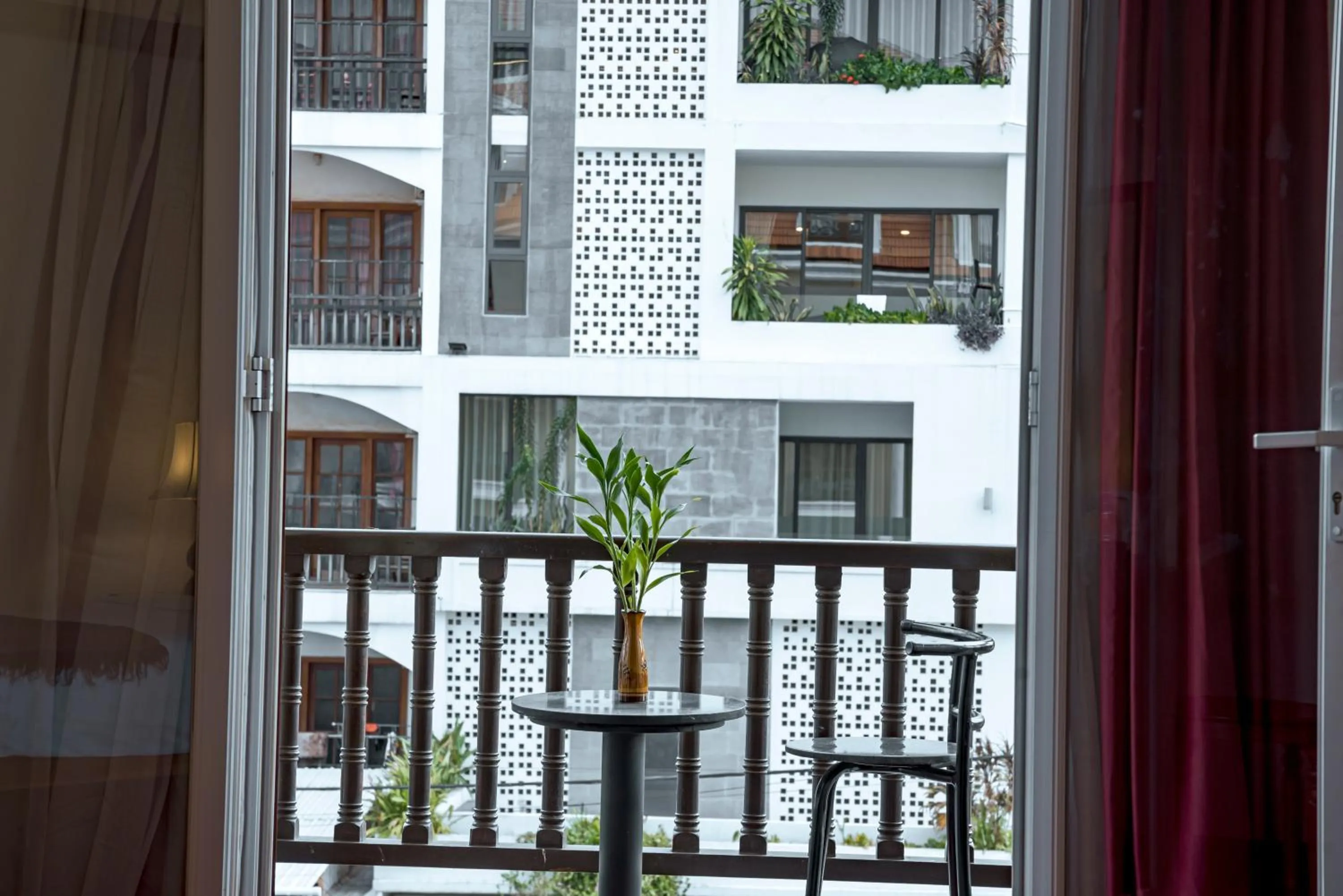 Balcony/Terrace in The Suite By Royal Crown Hotel