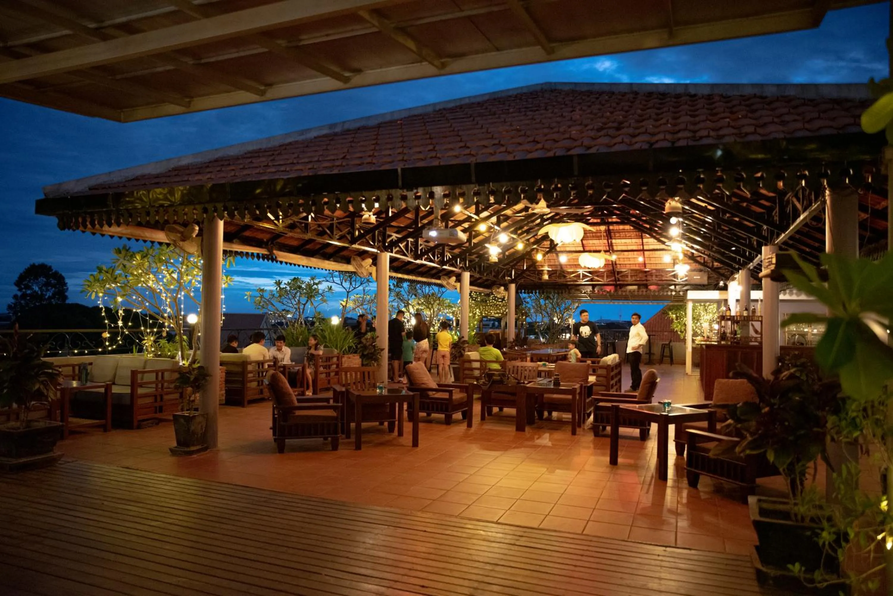 Lounge or bar in The Suite By Royal Crown Hotel