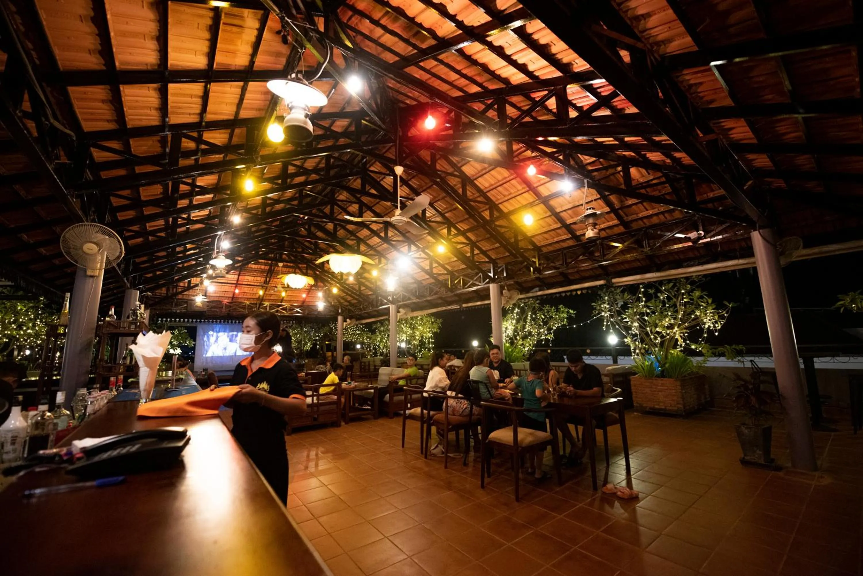 Lounge or bar in The Suite By Royal Crown Hotel