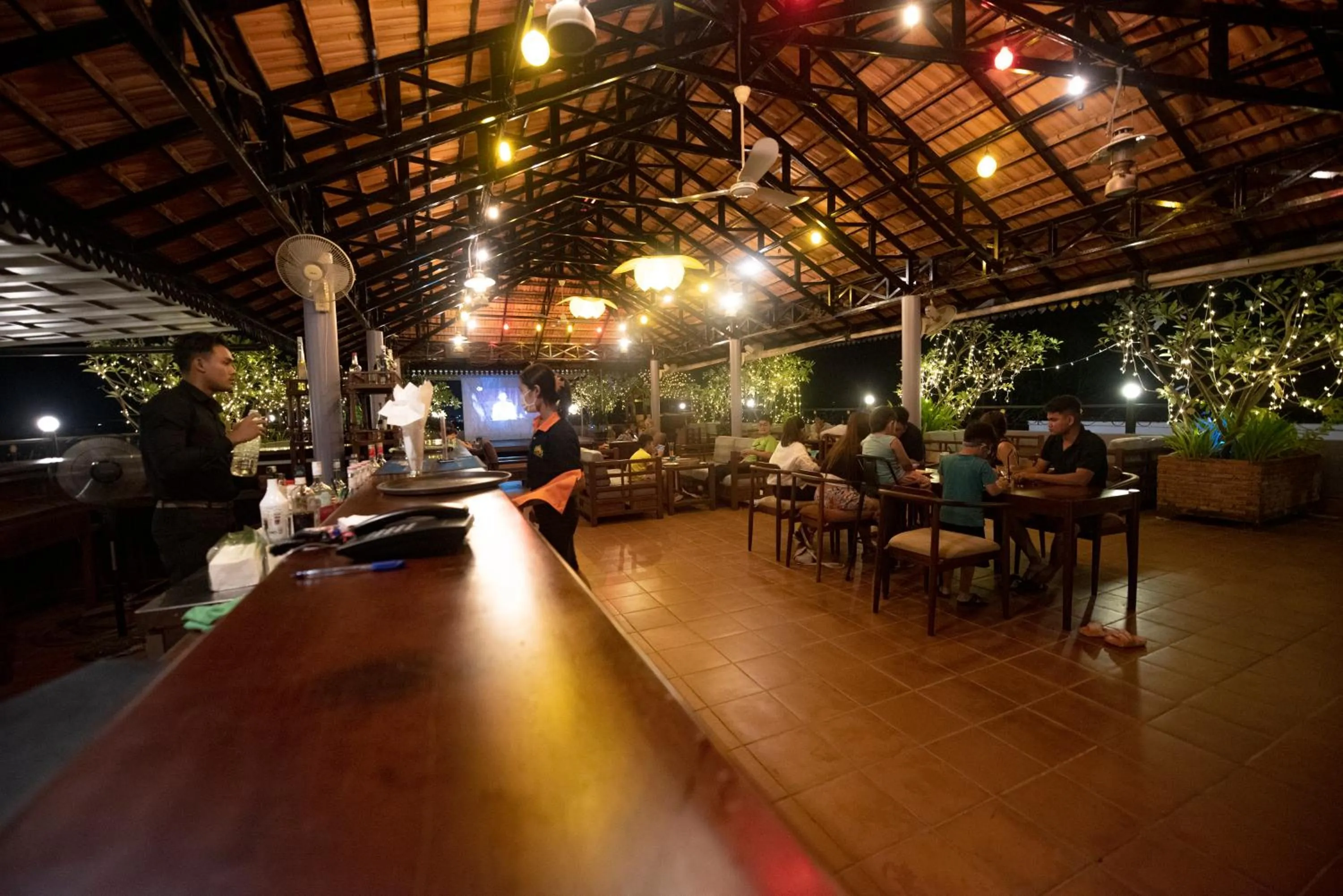 Lounge or bar in The Suite By Royal Crown Hotel