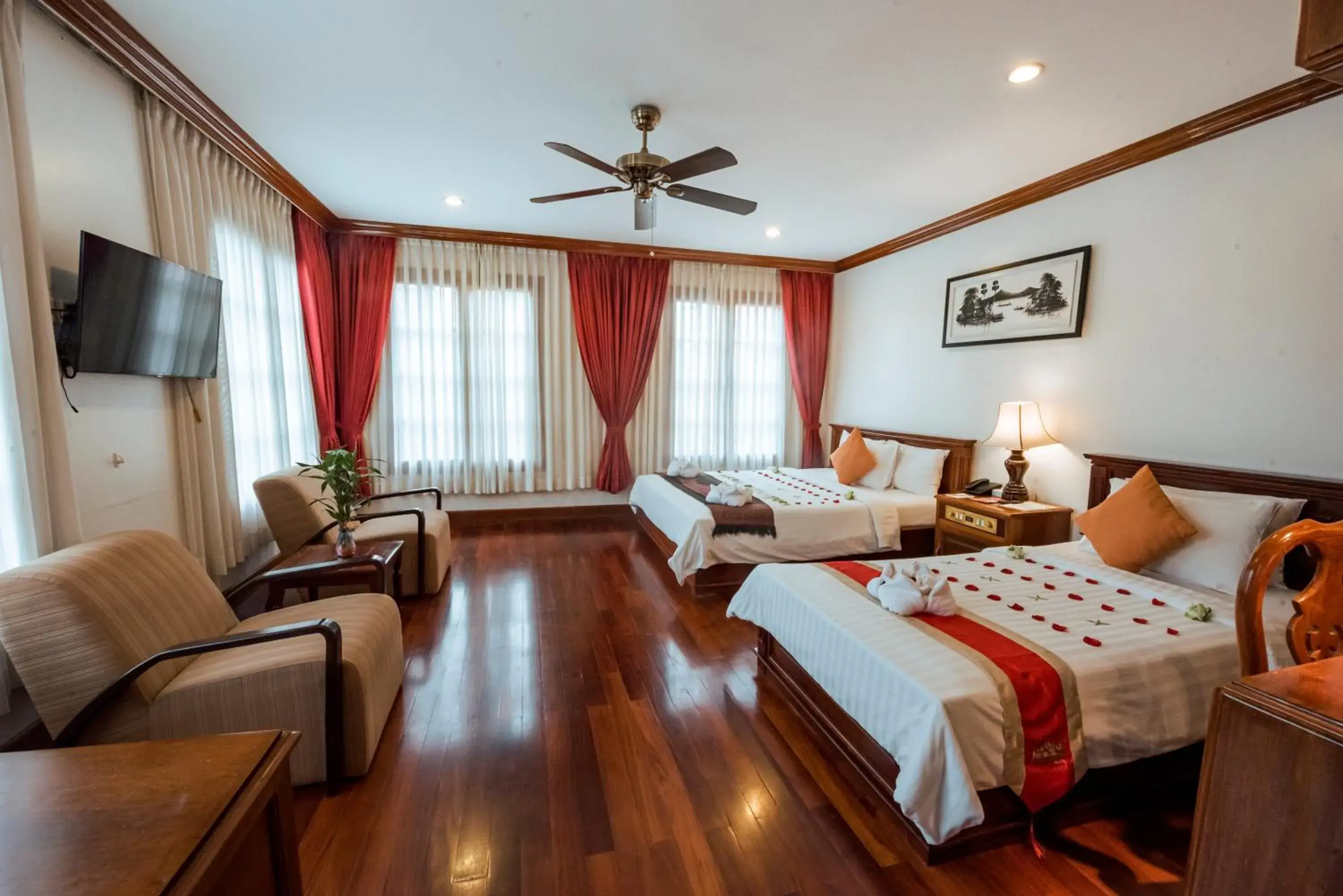 Family Suite in The Suite By Royal Crown Hotel Family Suite in The Suite By Royal Crown Hotel