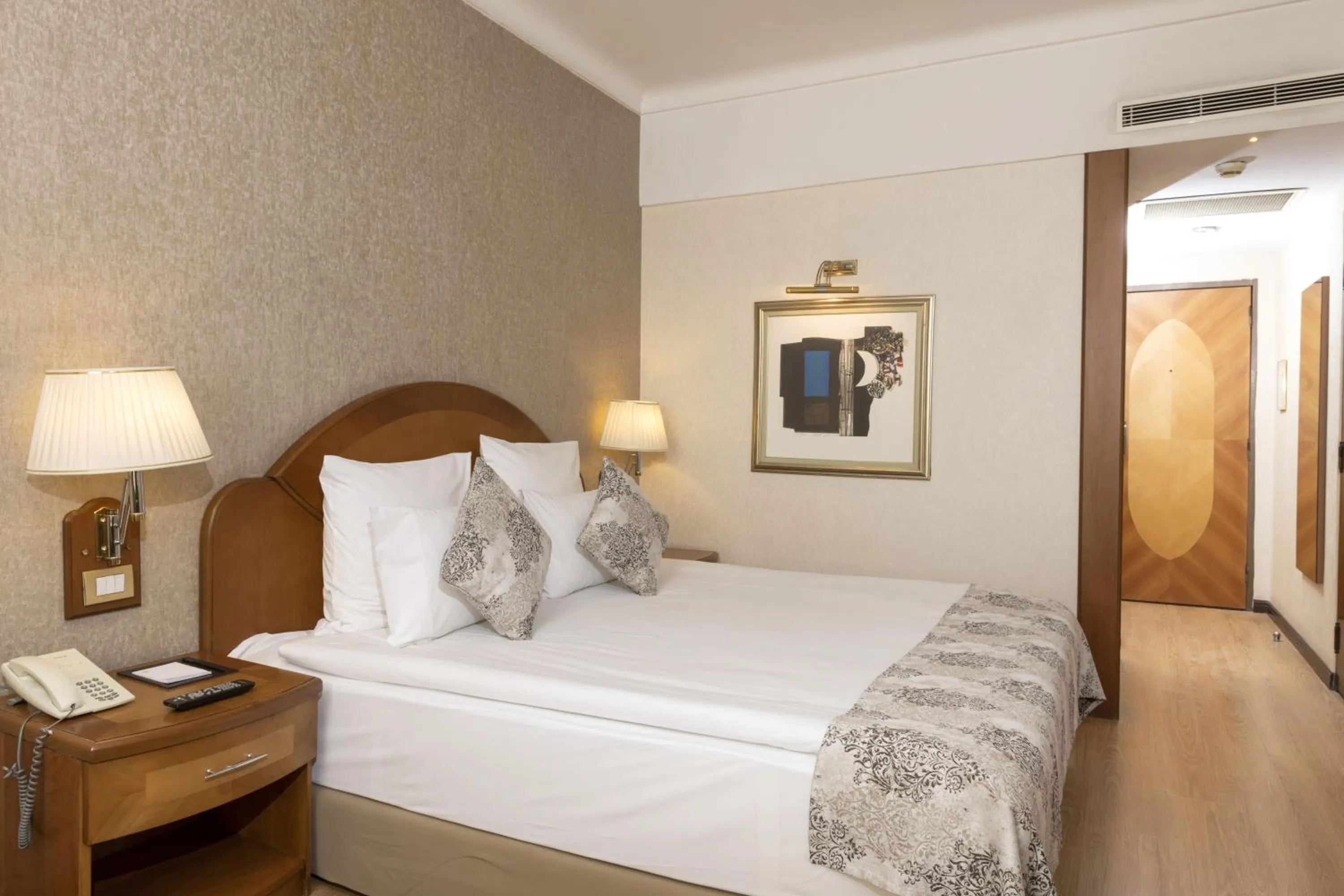 Bed in Altinel Ankara Hotel & Convention Center