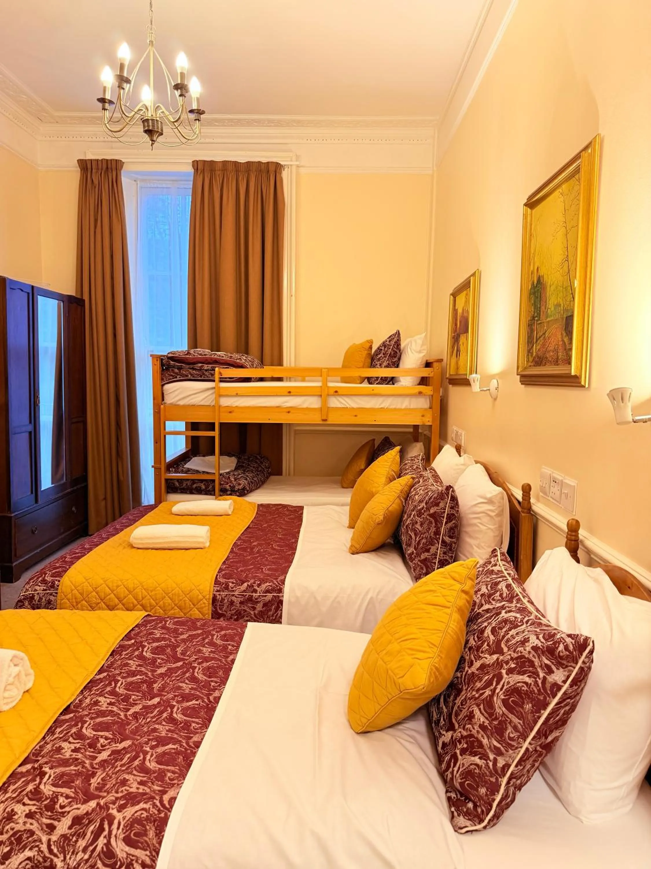 Bedroom, Bed in Europa House Hotel, London Paddington