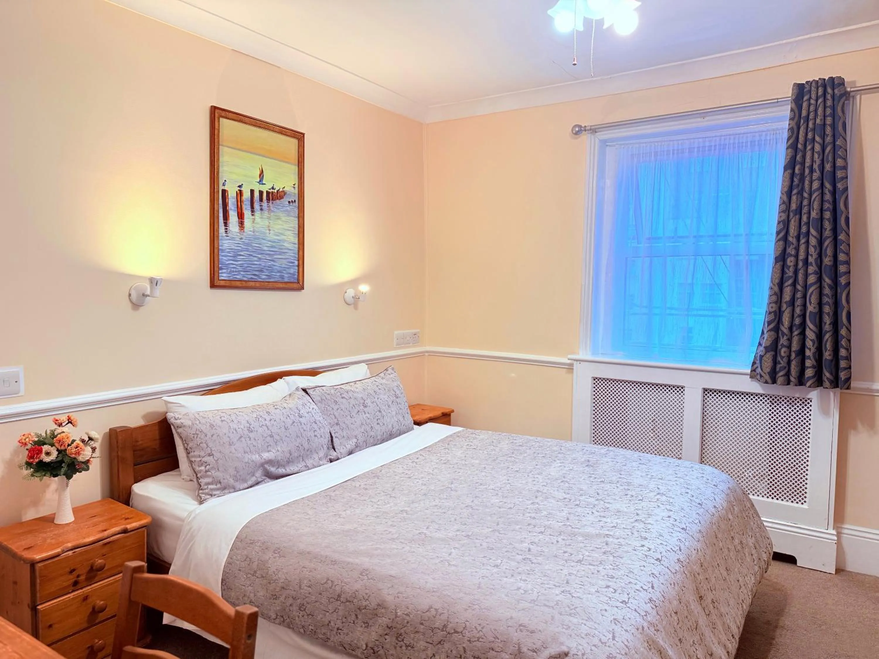 Bedroom, Bed in Europa House Hotel, London Paddington