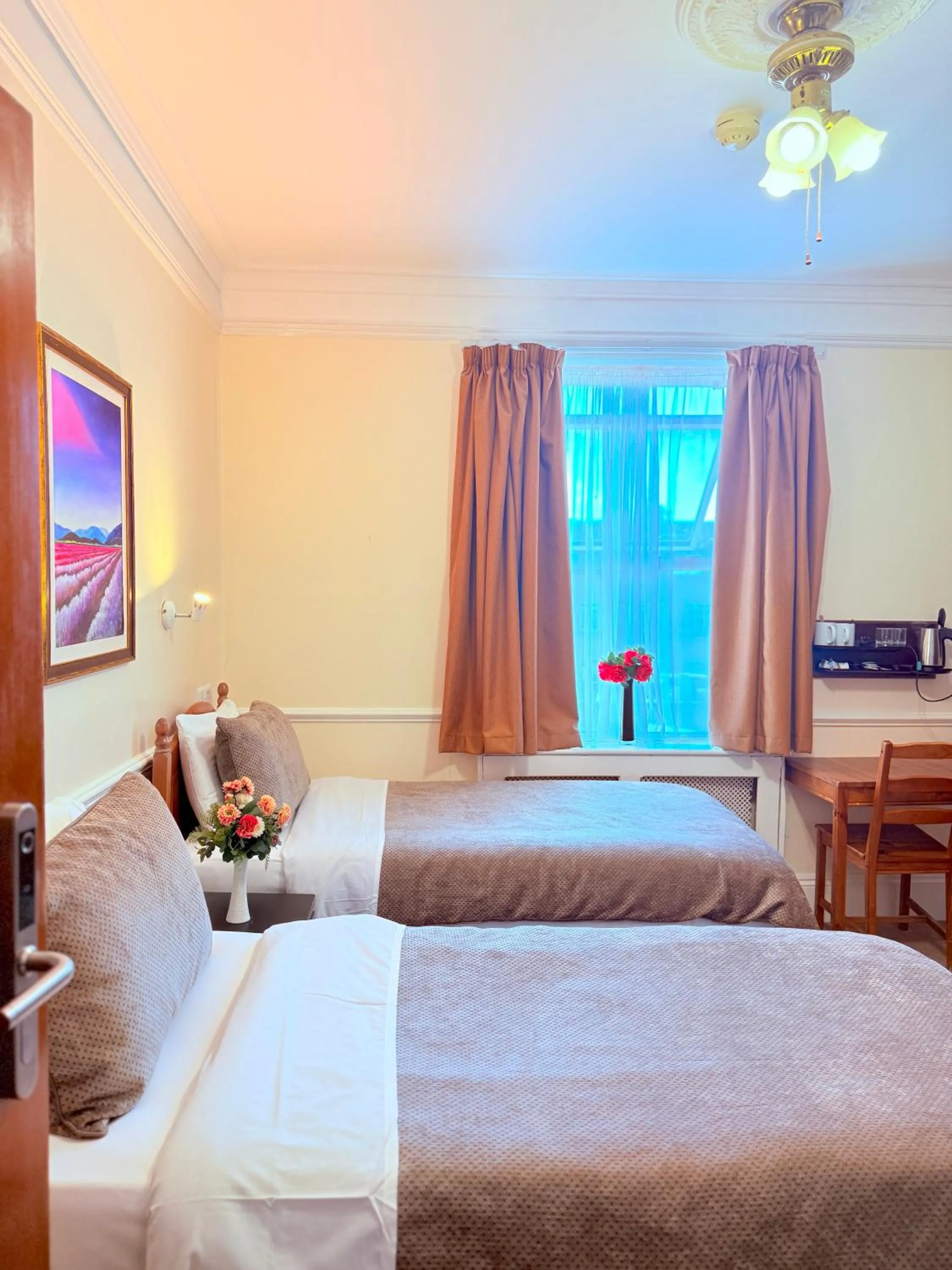 Bedroom, Bed in Europa House Hotel, London Paddington