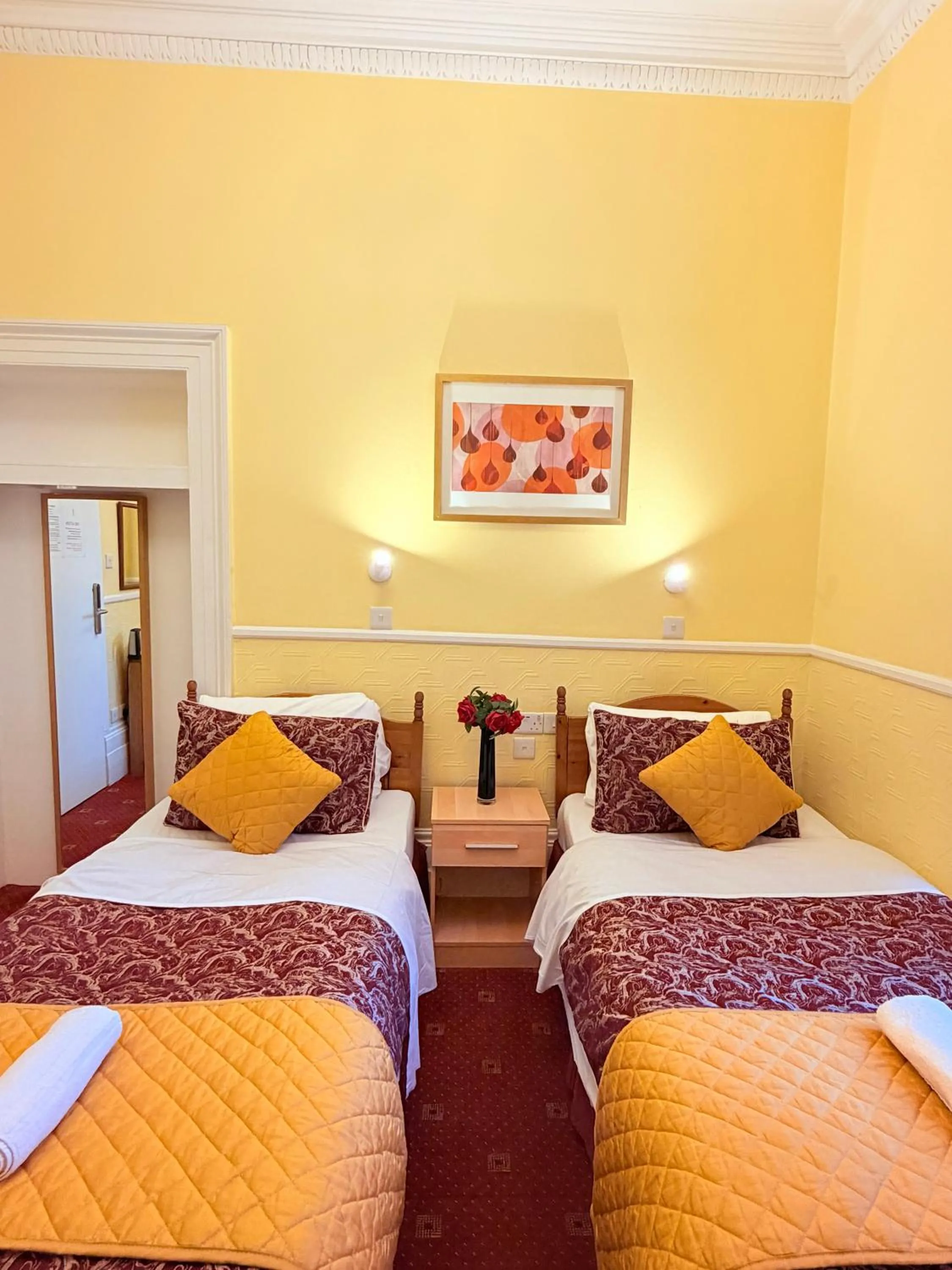 Bed in Europa House Hotel, London Paddington