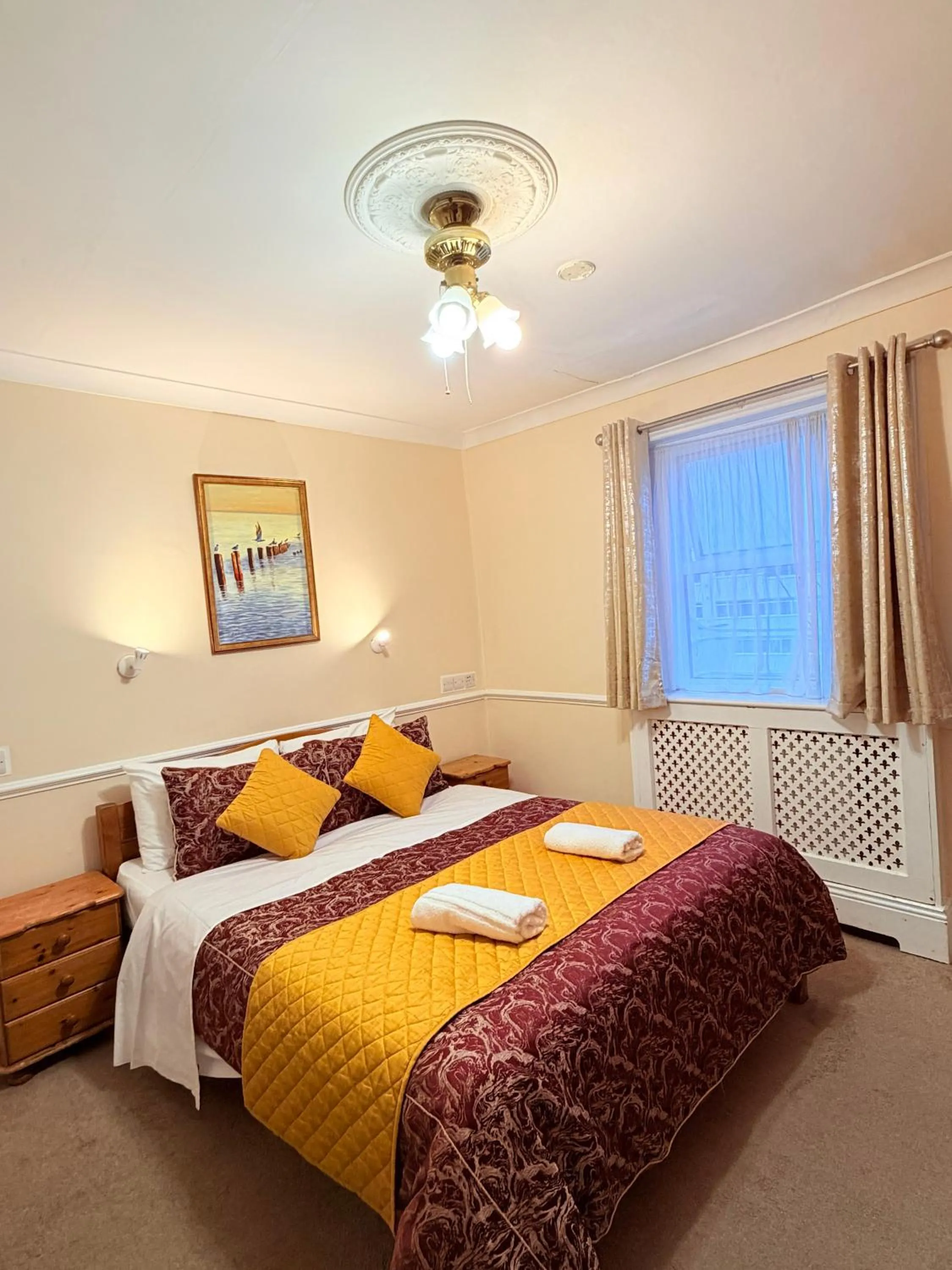 Bedroom, Bed in Europa House Hotel, London Paddington