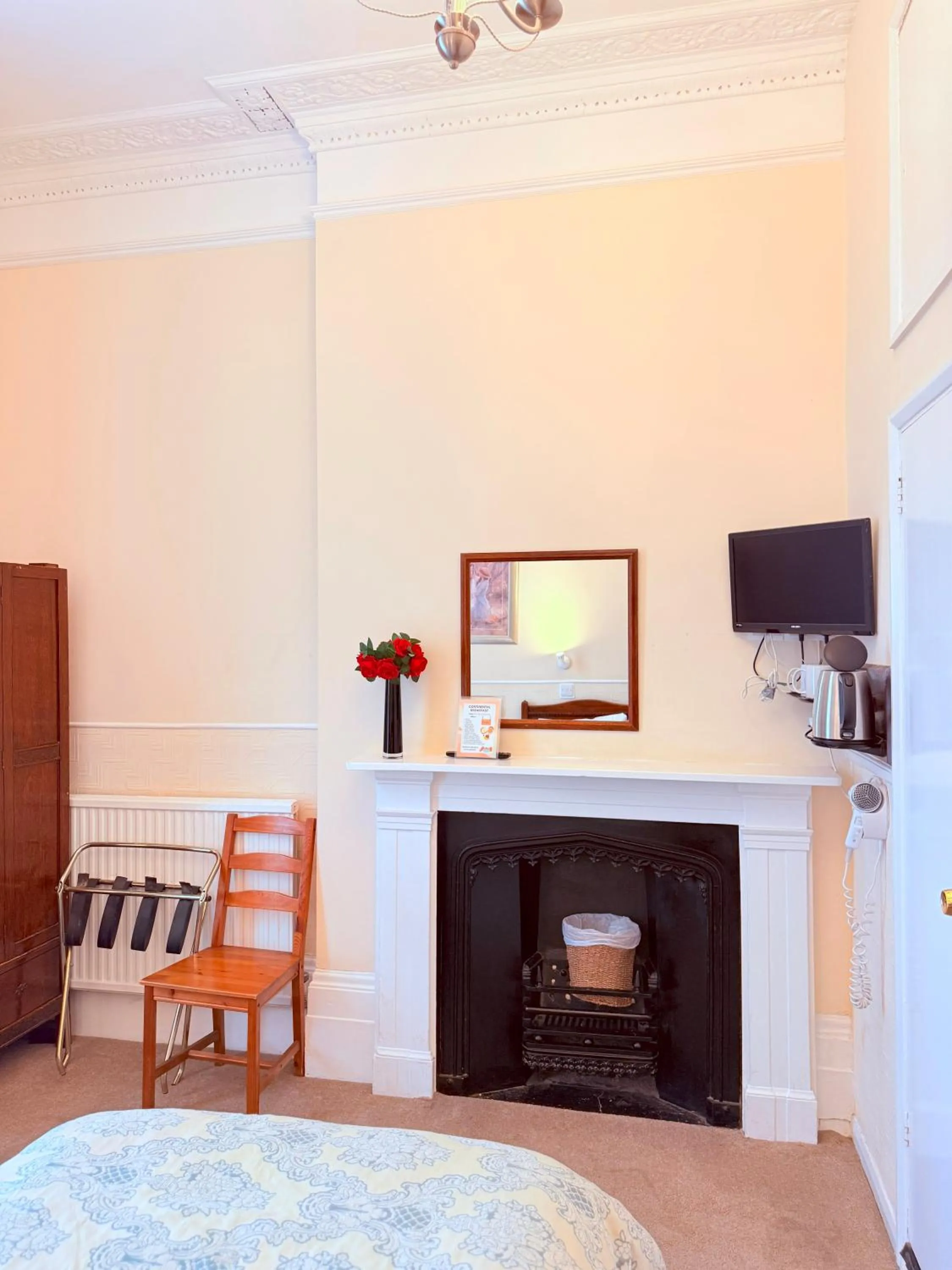 Bedroom, Bed in Europa House Hotel, London Paddington