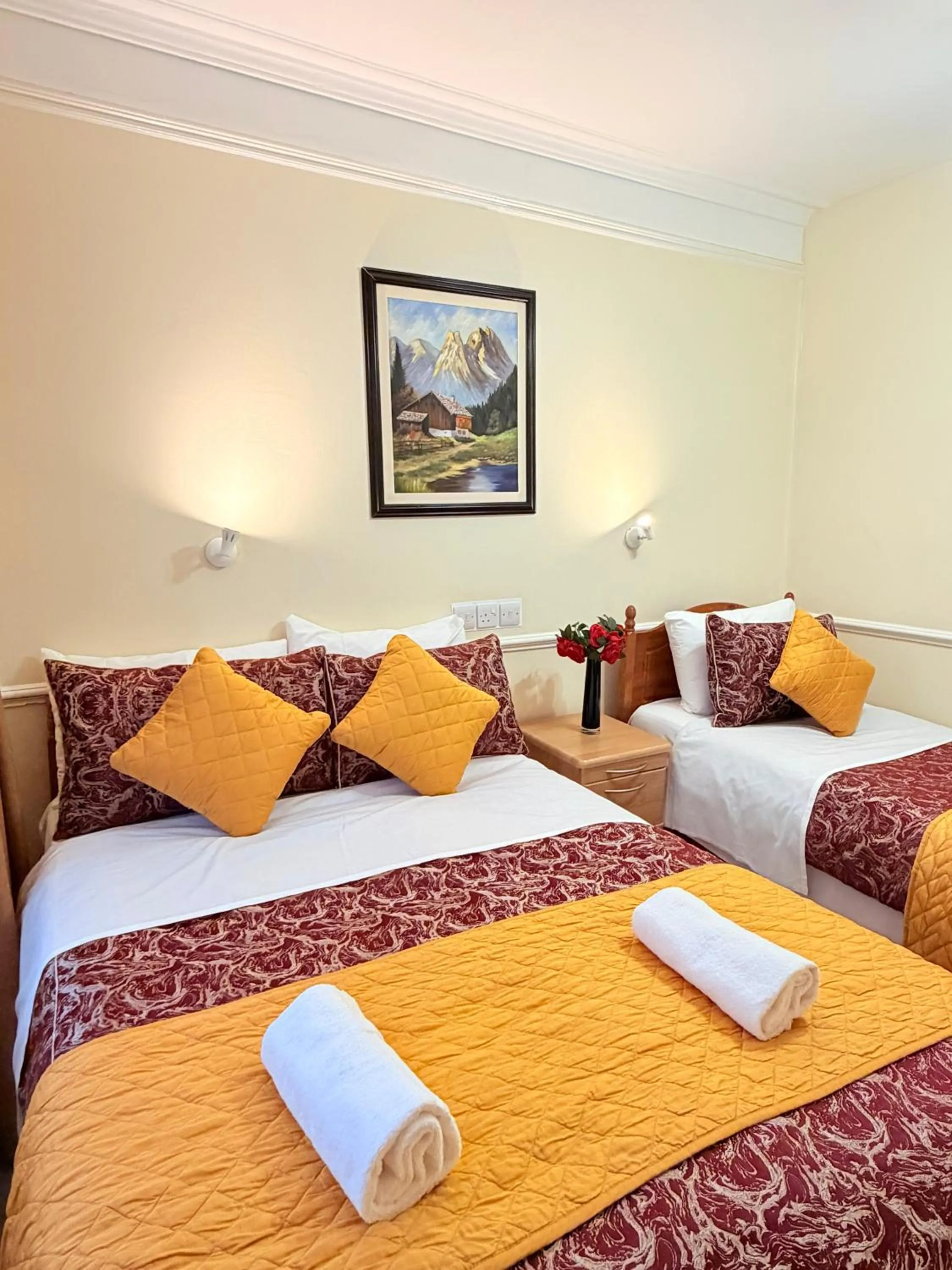 Bedroom, Bed in Europa House Hotel, London Paddington