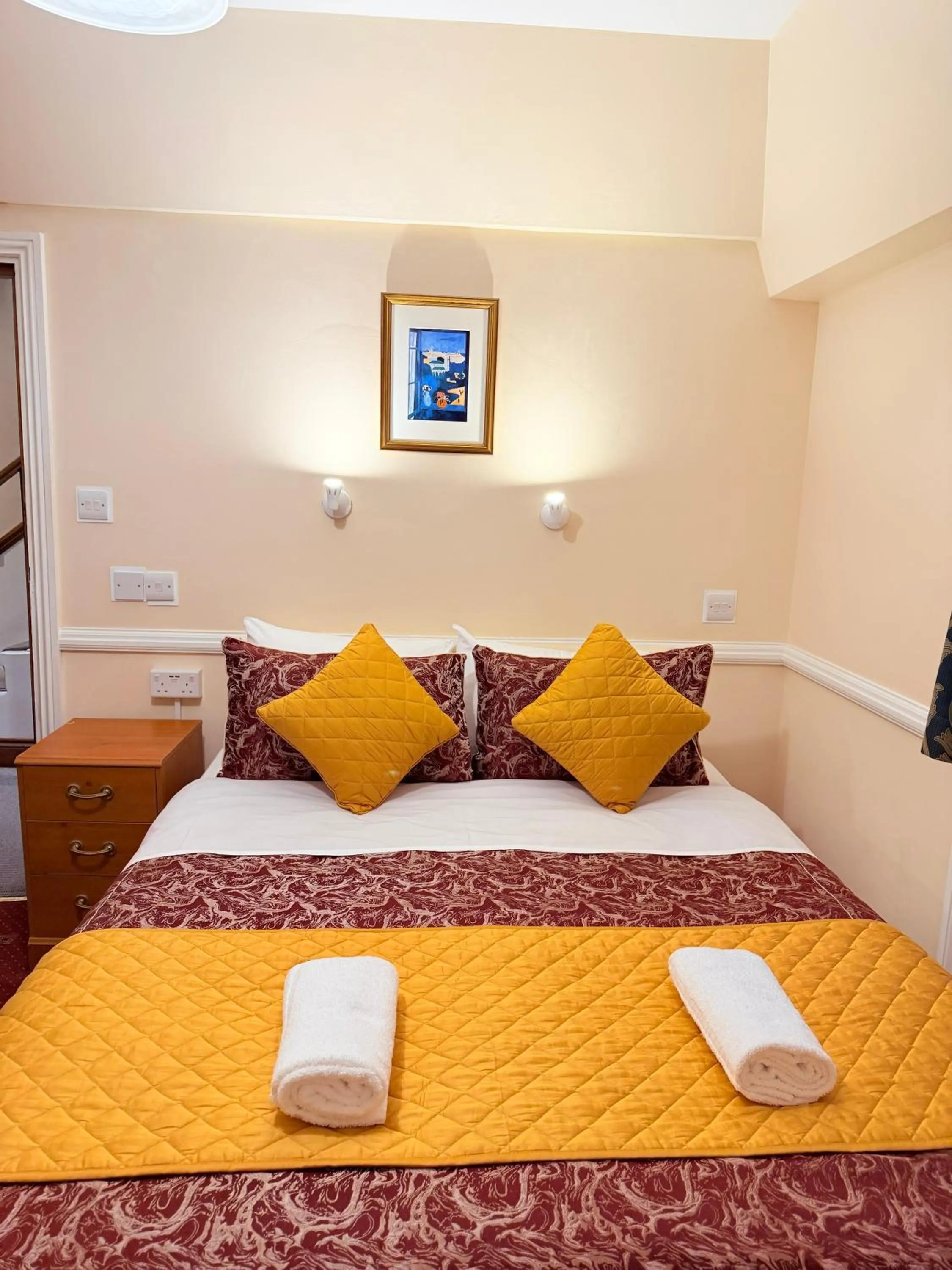 Bedroom, Bed in Europa House Hotel, London Paddington