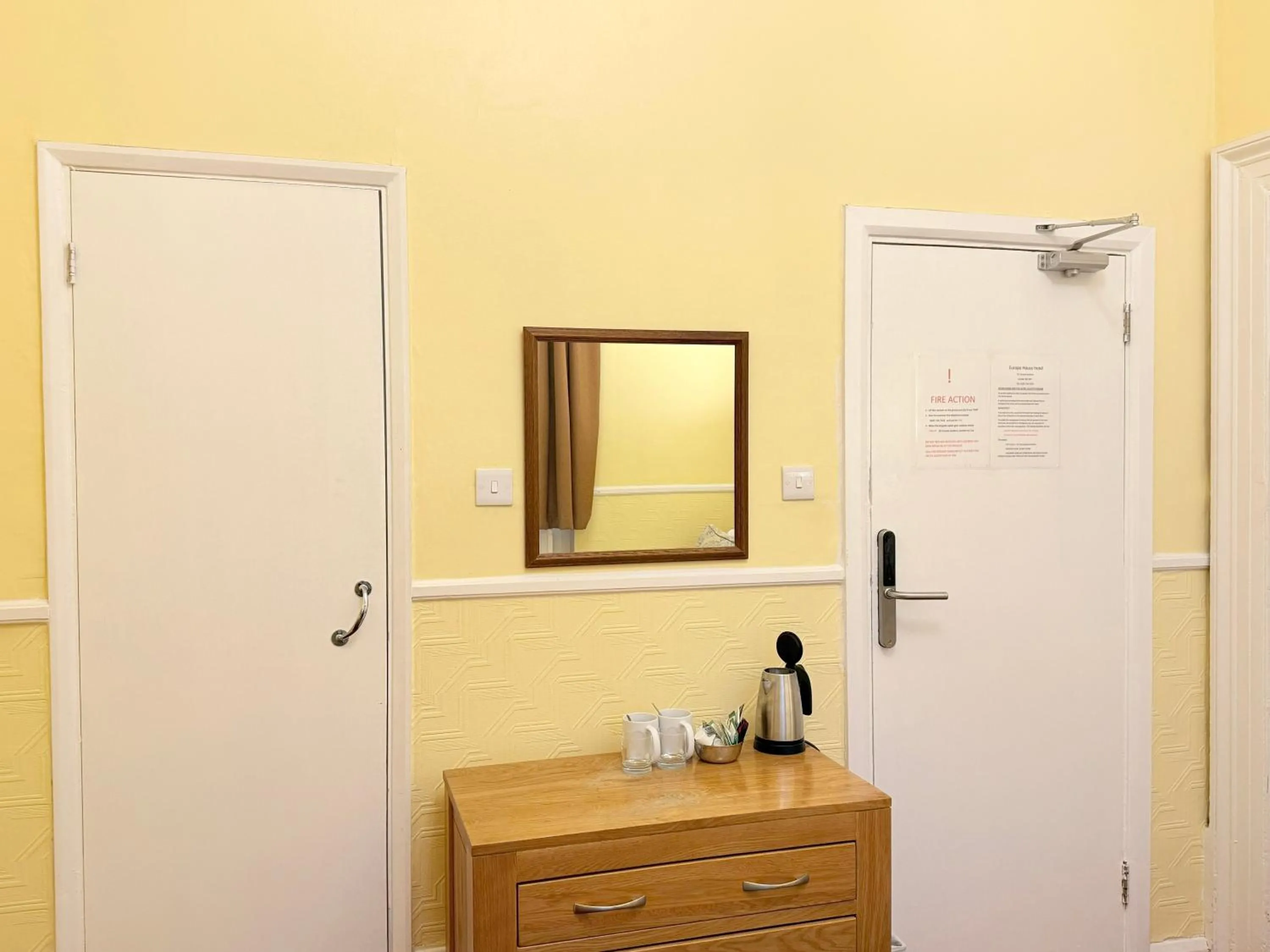 Bedroom in Europa House Hotel, London Paddington