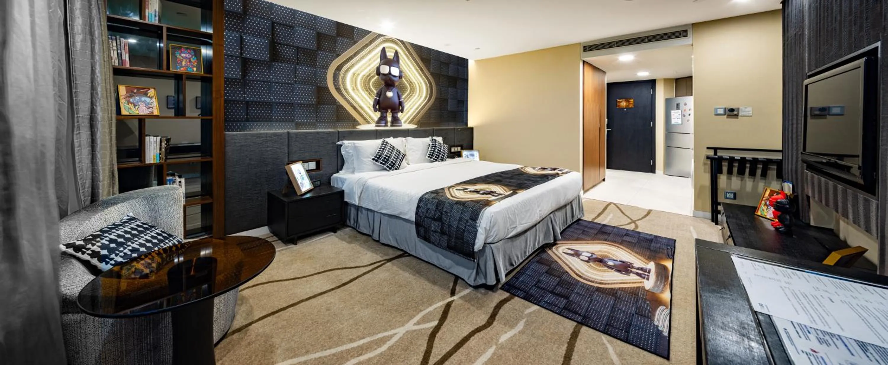 Photo of the whole room, Bed in Ascott Huai Hai Road Shanghai, Xintiandi