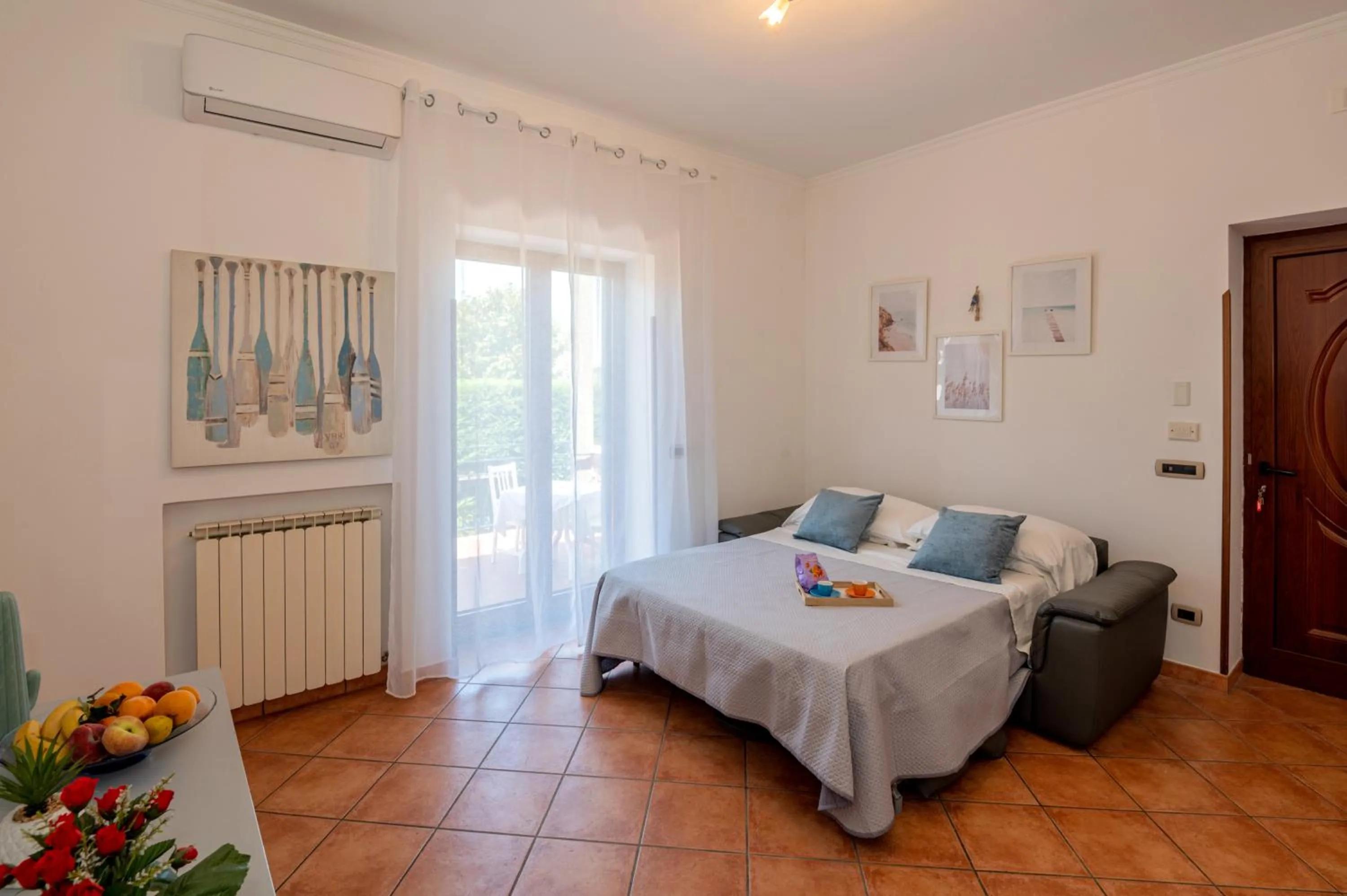 Living room, Bed in Maison Cipriani