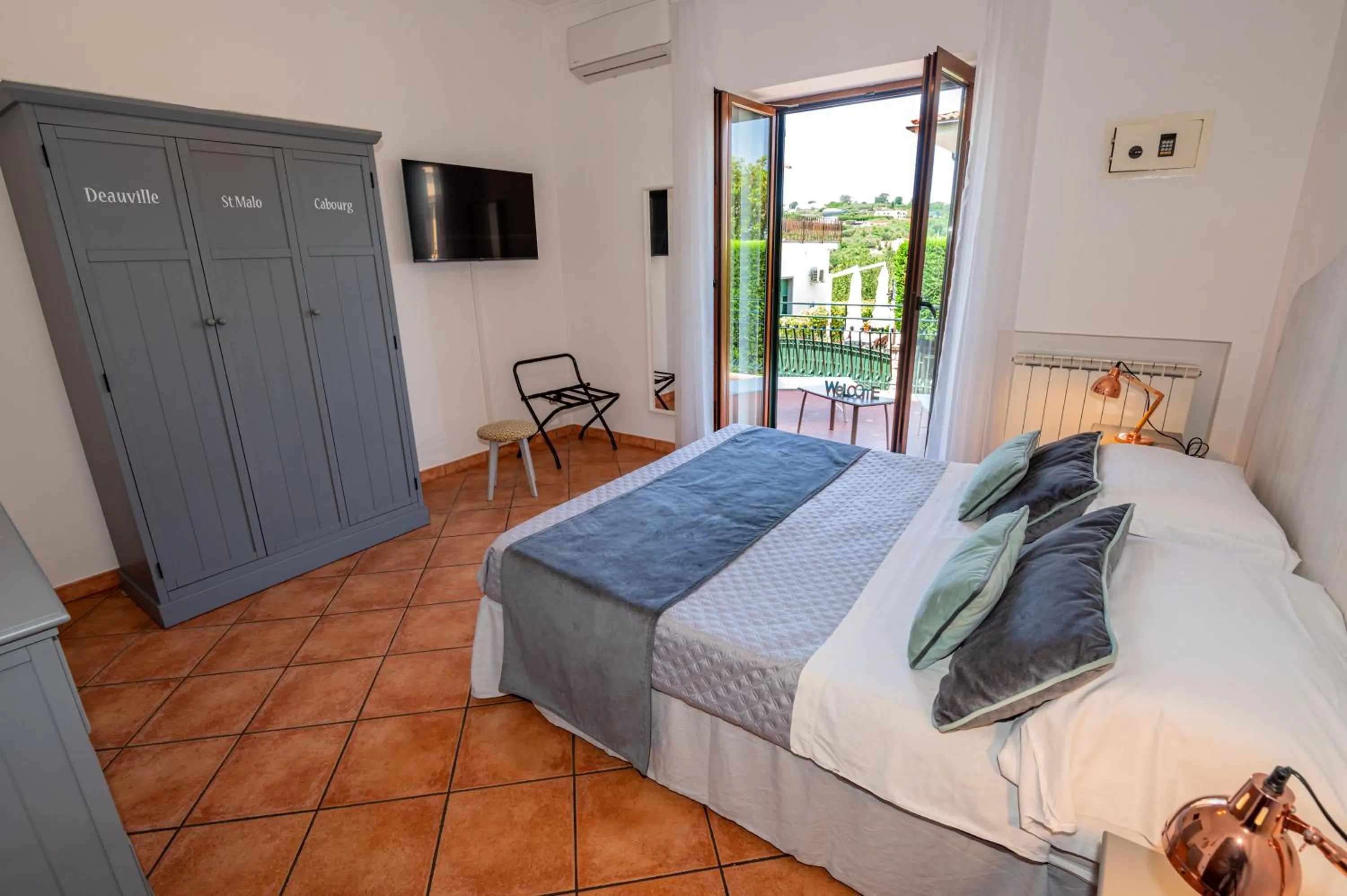 Bedroom, Bed in Maison Cipriani