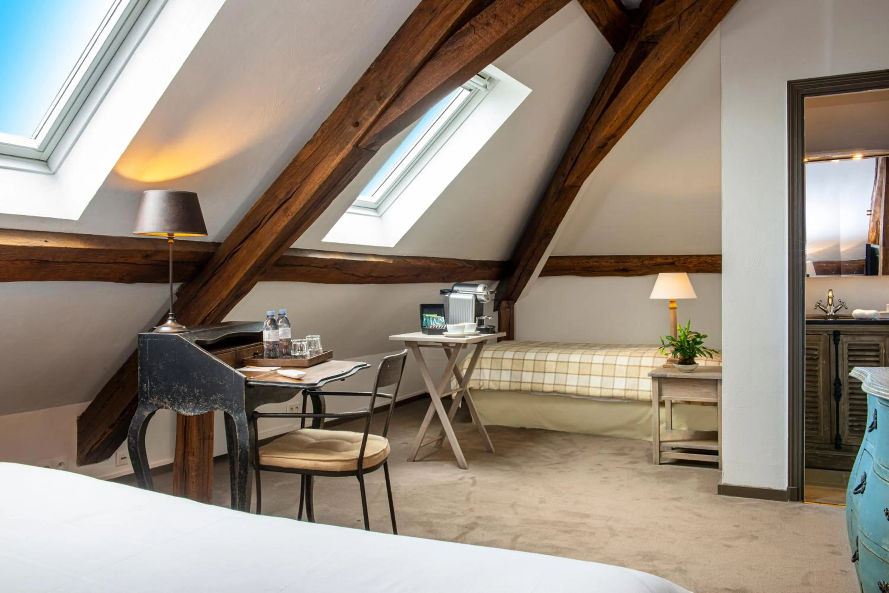 Photo of the whole room, Bed in Château de Courban and Spa Nuxe