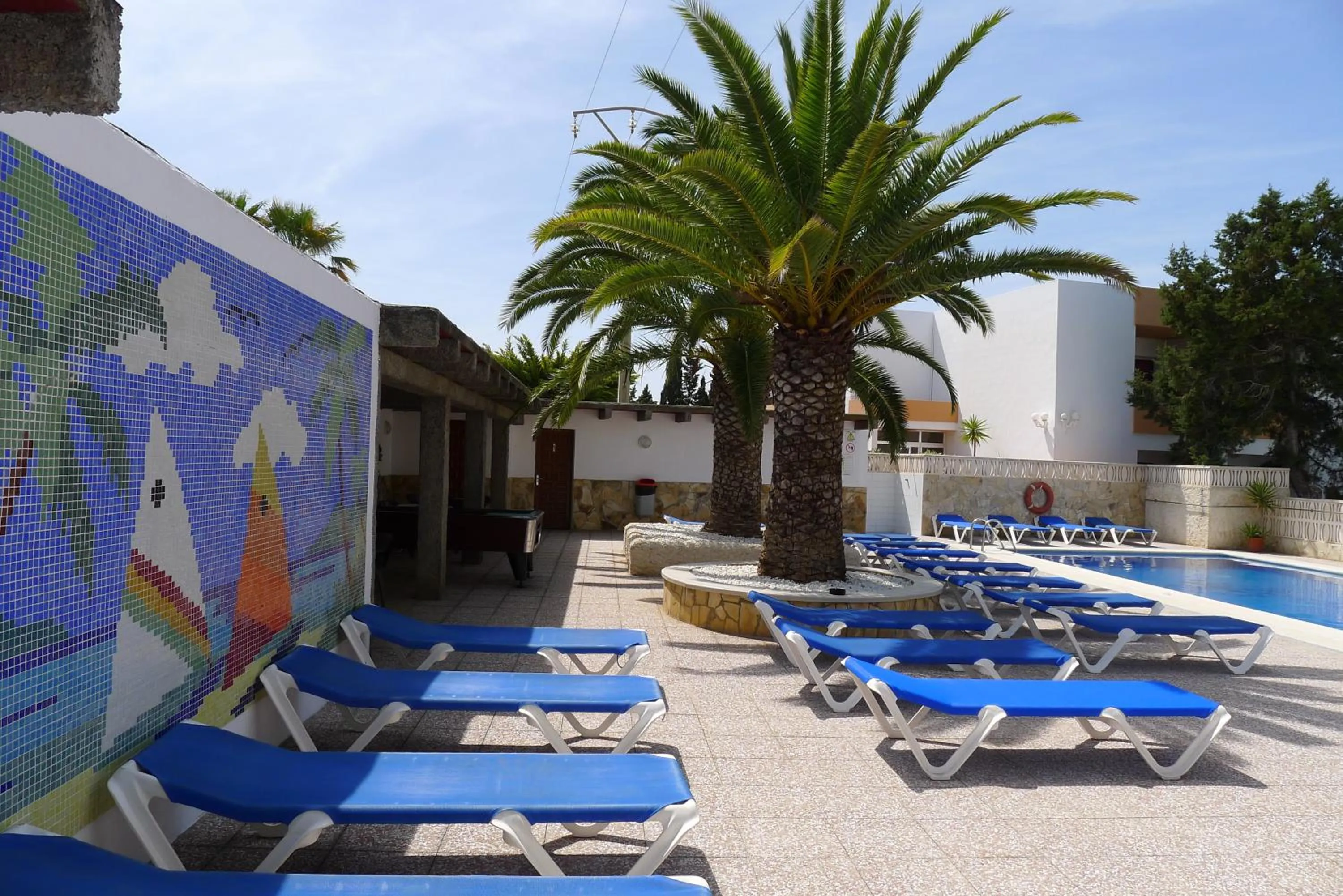 Swimming pool in Apartamentos Zodiac