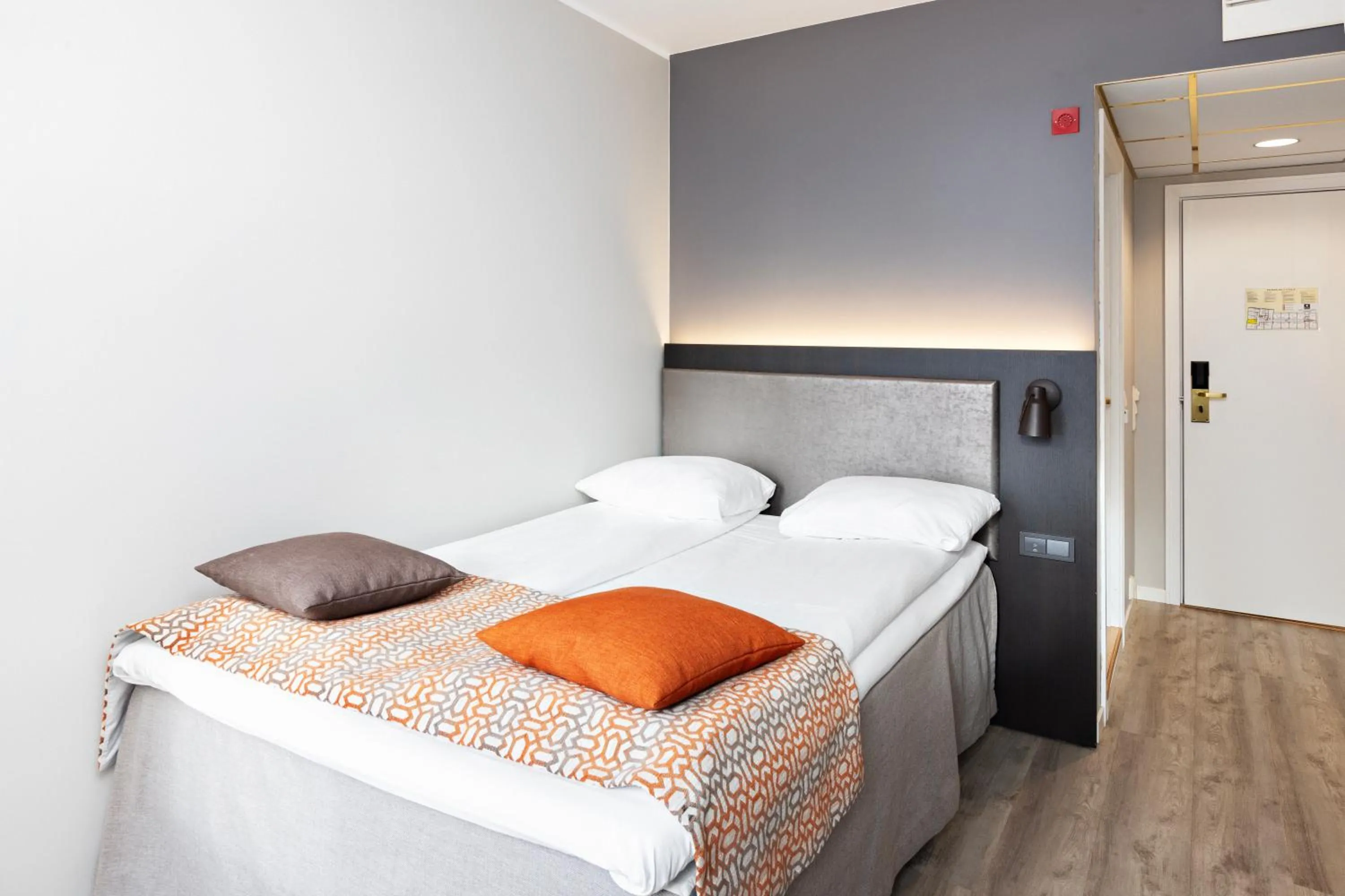 Bedroom, Bed in Quality Hotel Augustin