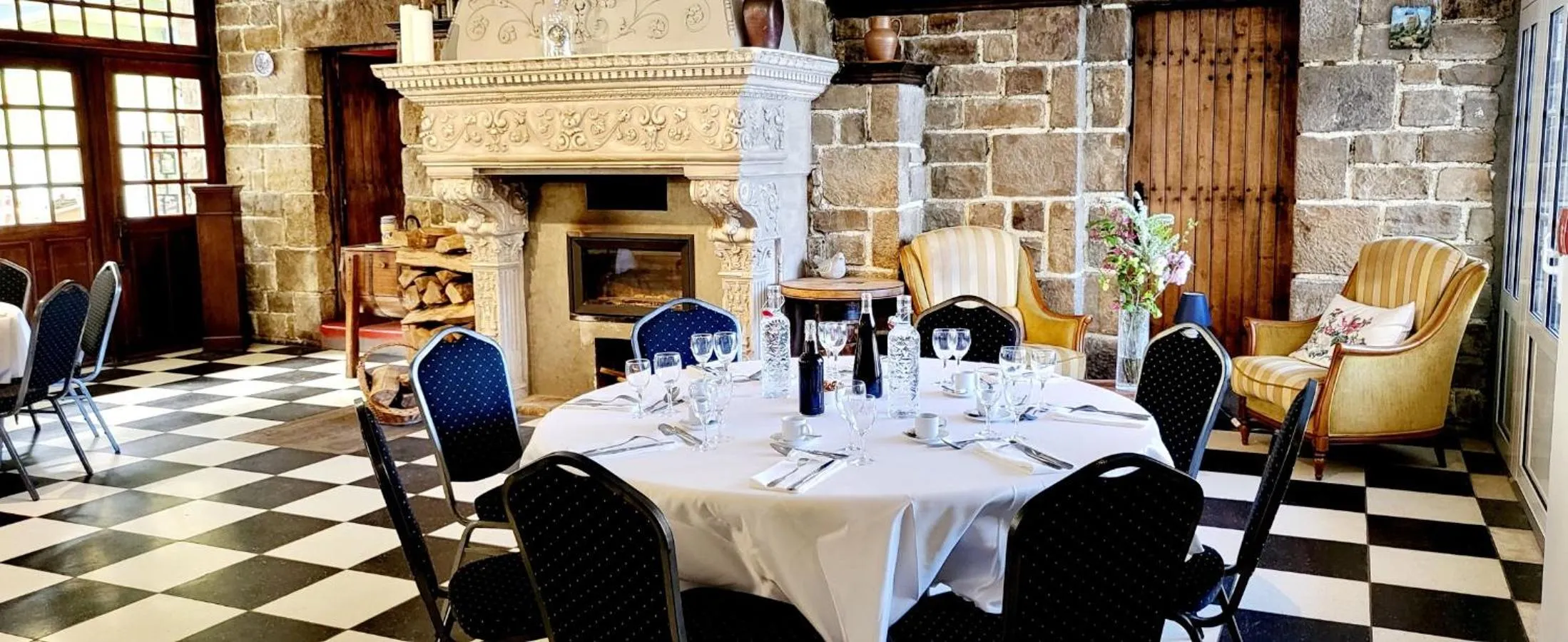 Banquet/Function facilities in Logis Hôtel De France- Restaurant GRILL