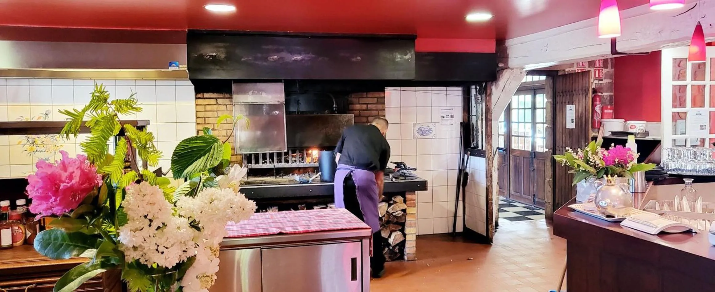 Restaurant/places to eat in Logis Hôtel De France- Restaurant GRILL