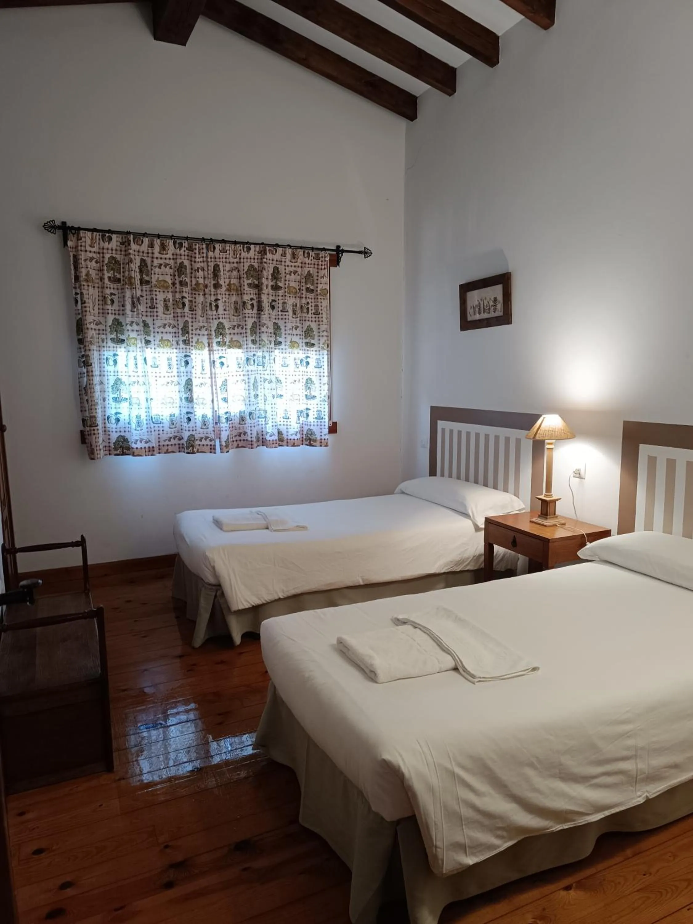 Bedroom, Bed in Viviendas Rurales El Covaju