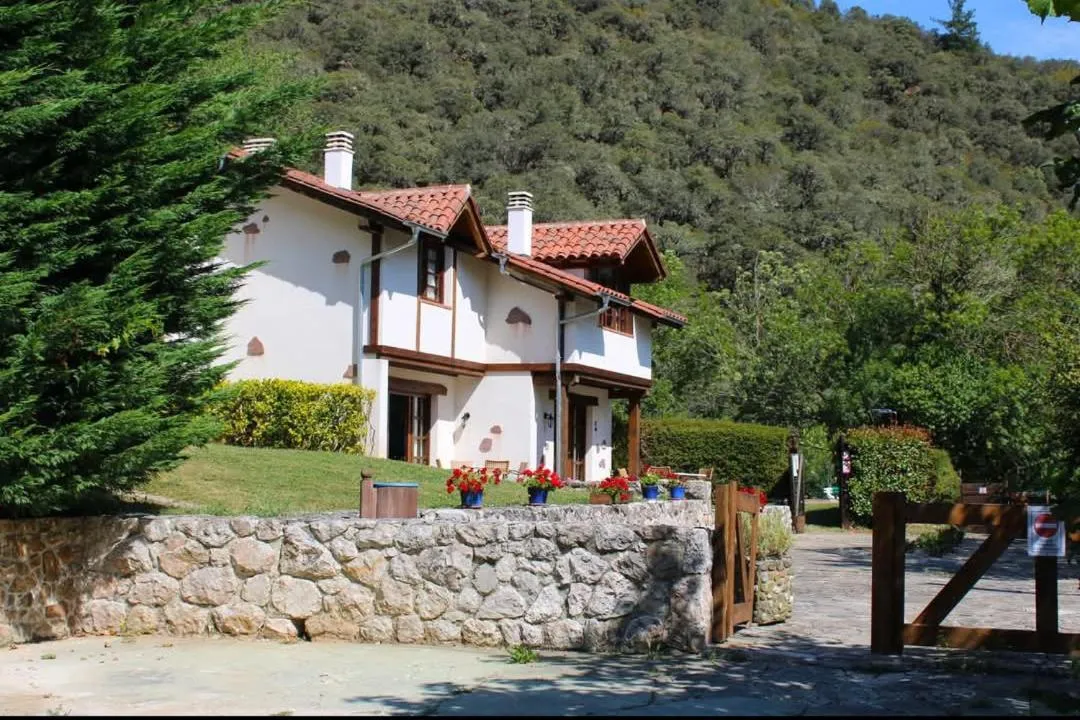 Property building in Viviendas Rurales El Covaju