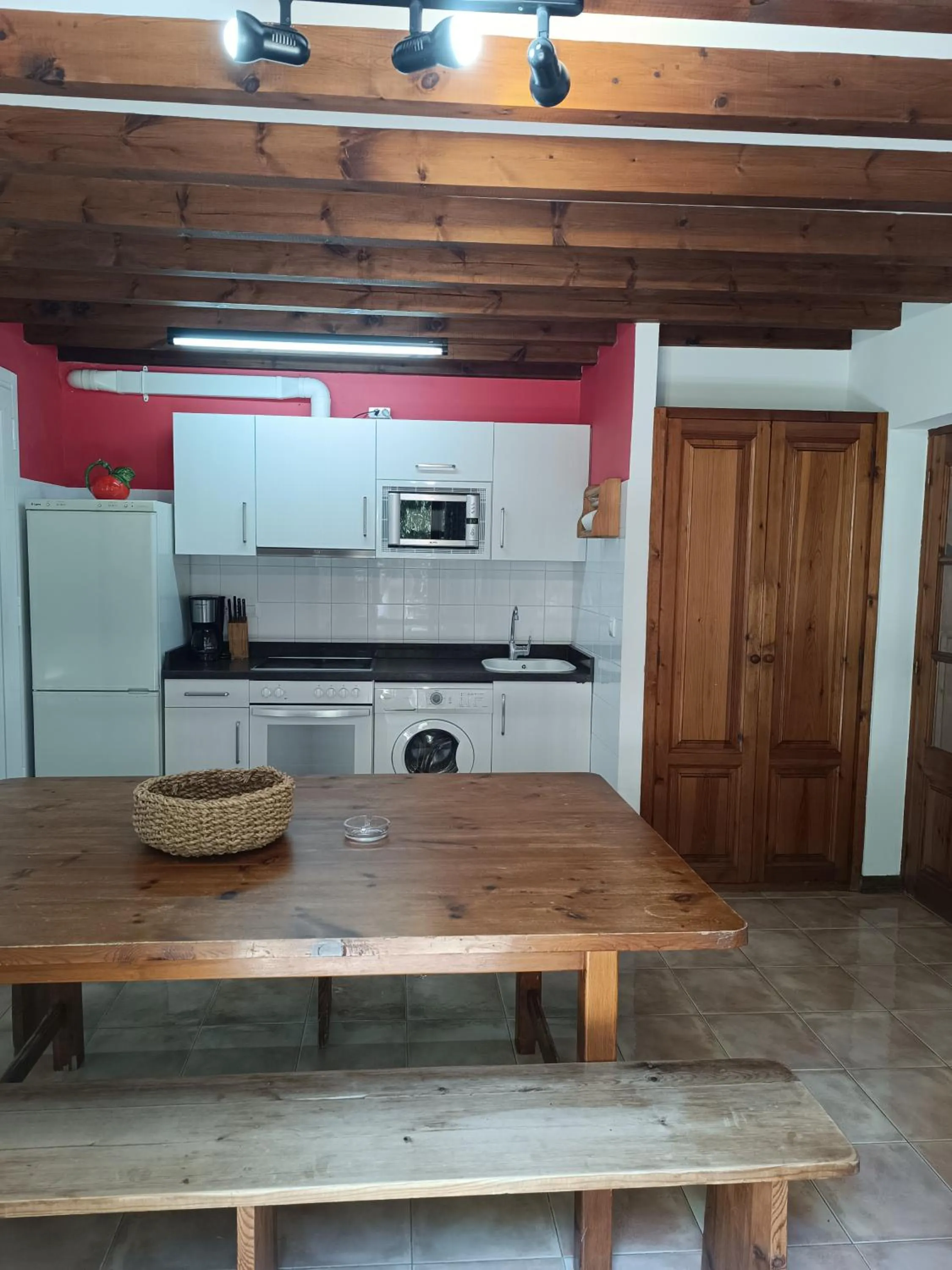 Kitchen or kitchenette in Viviendas Rurales El Covaju